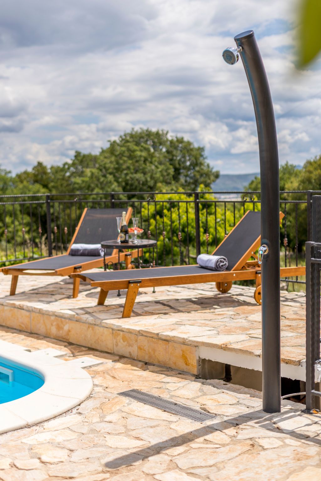 Villa Podrugovi Dvori mit Pool-Inside