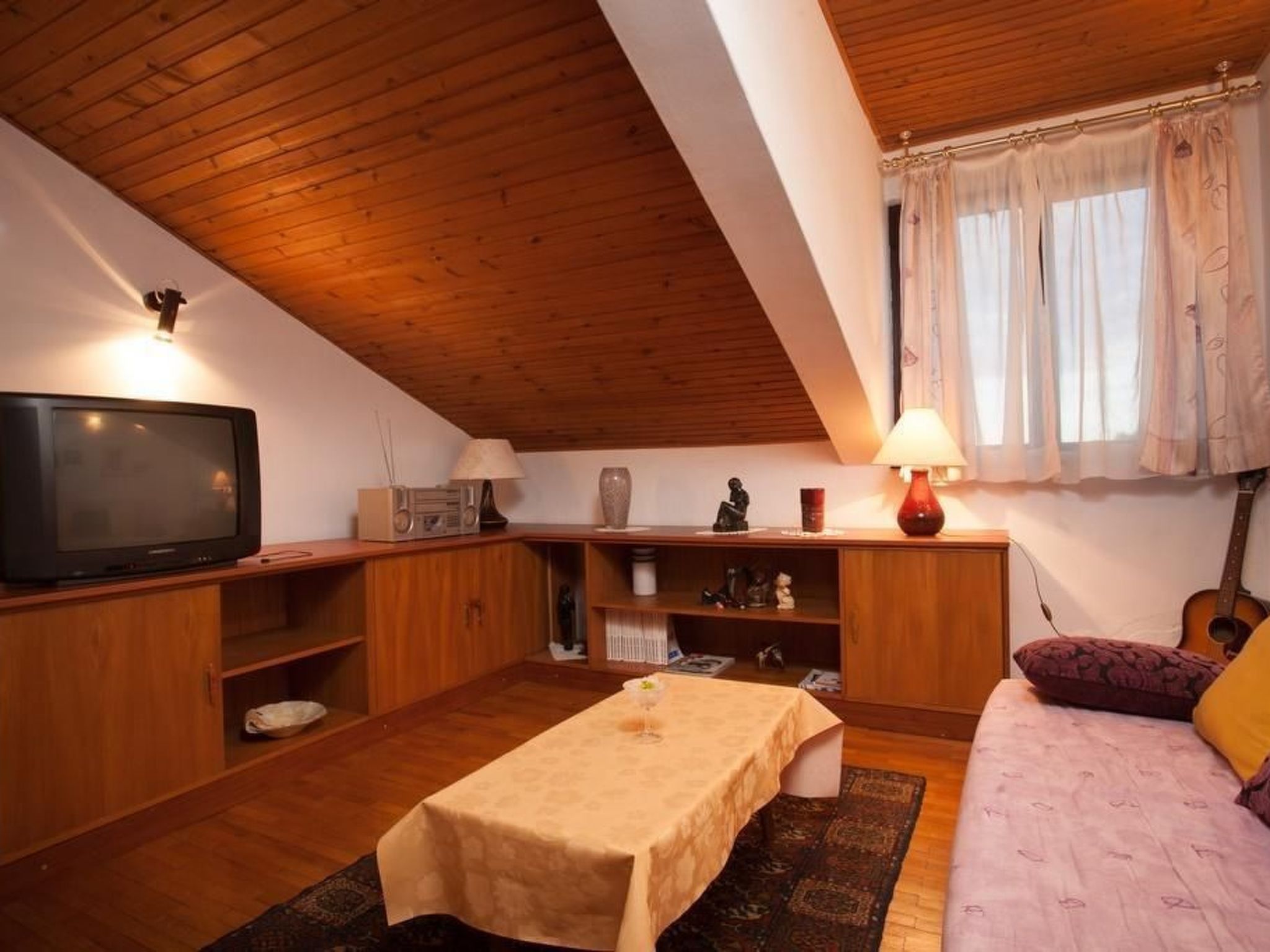 Ruhige Ferienwohnung mit herrlicher Aussicht-Drinnen