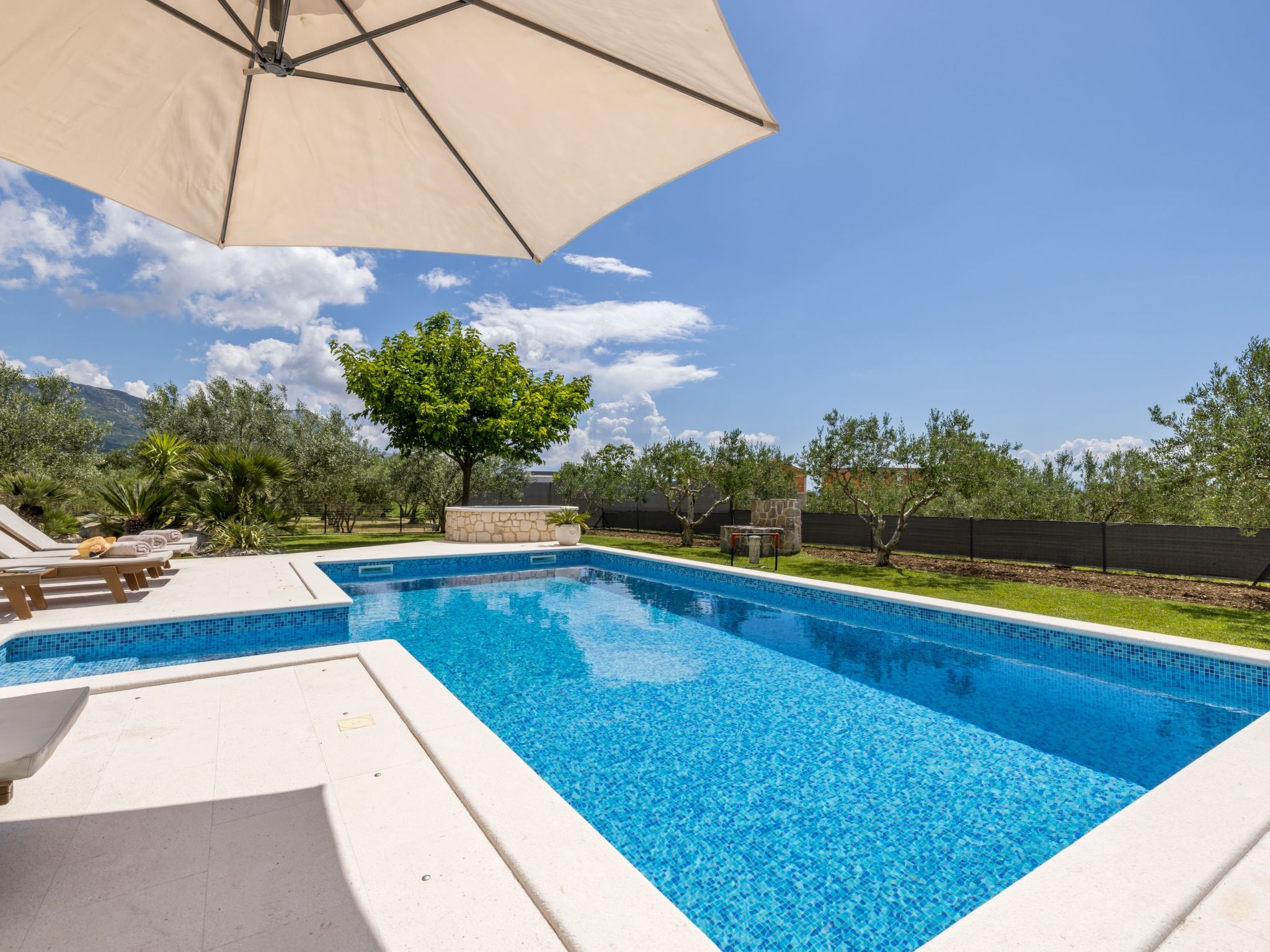 Villa Oasis privater Pool für bis zu 10 Personen-Binnen