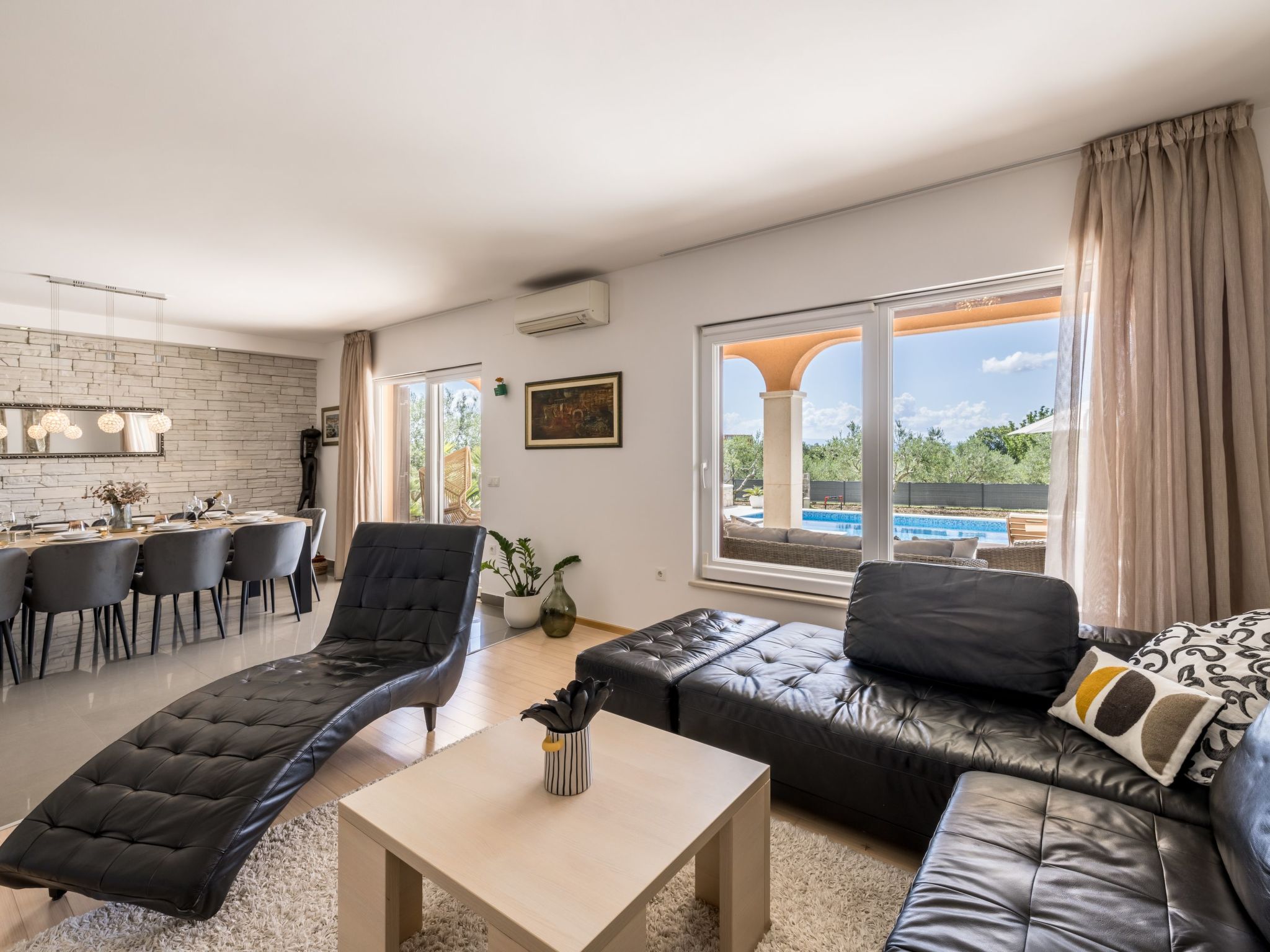 Villa Oasis privater Pool für bis zu 10 Personen-Binnen