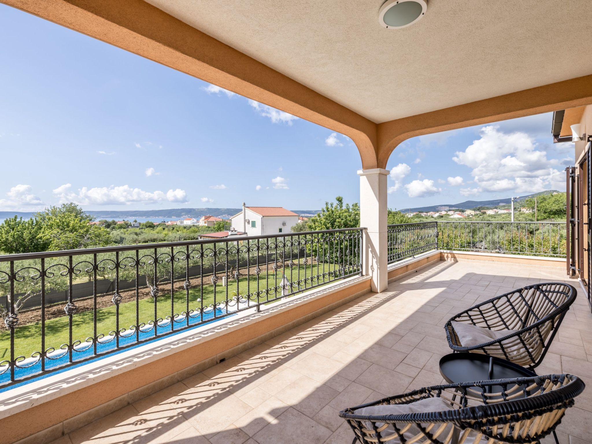 Villa Oasis privater Pool für bis zu 10 Personen-Binnen