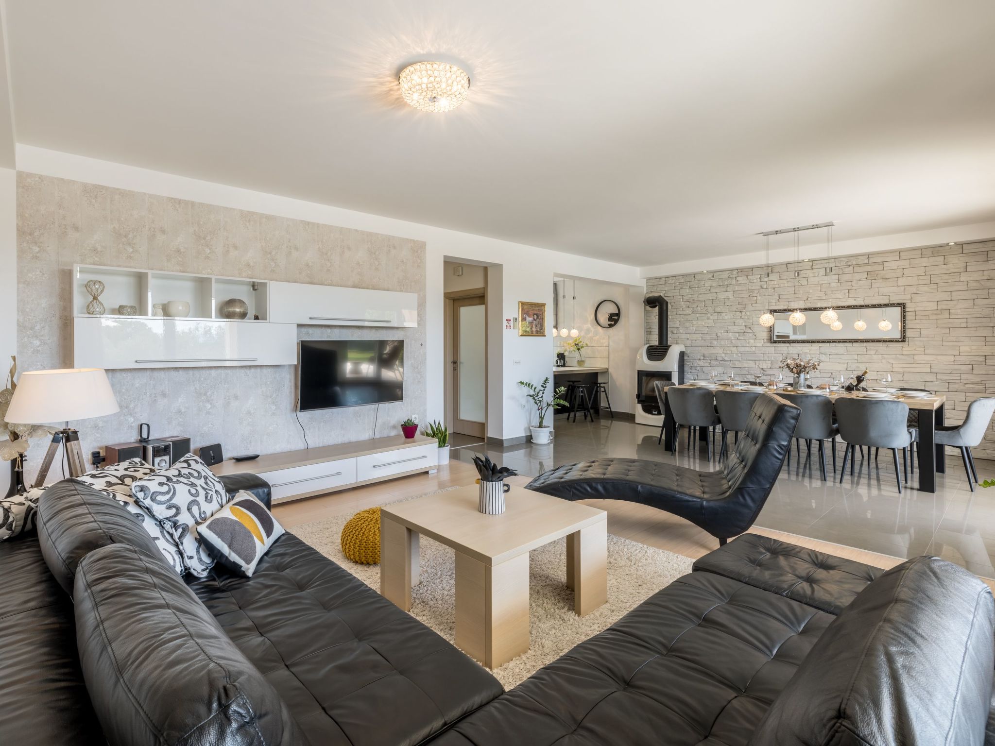 Villa Oasis privater Pool für bis zu 10 Personen-Binnen