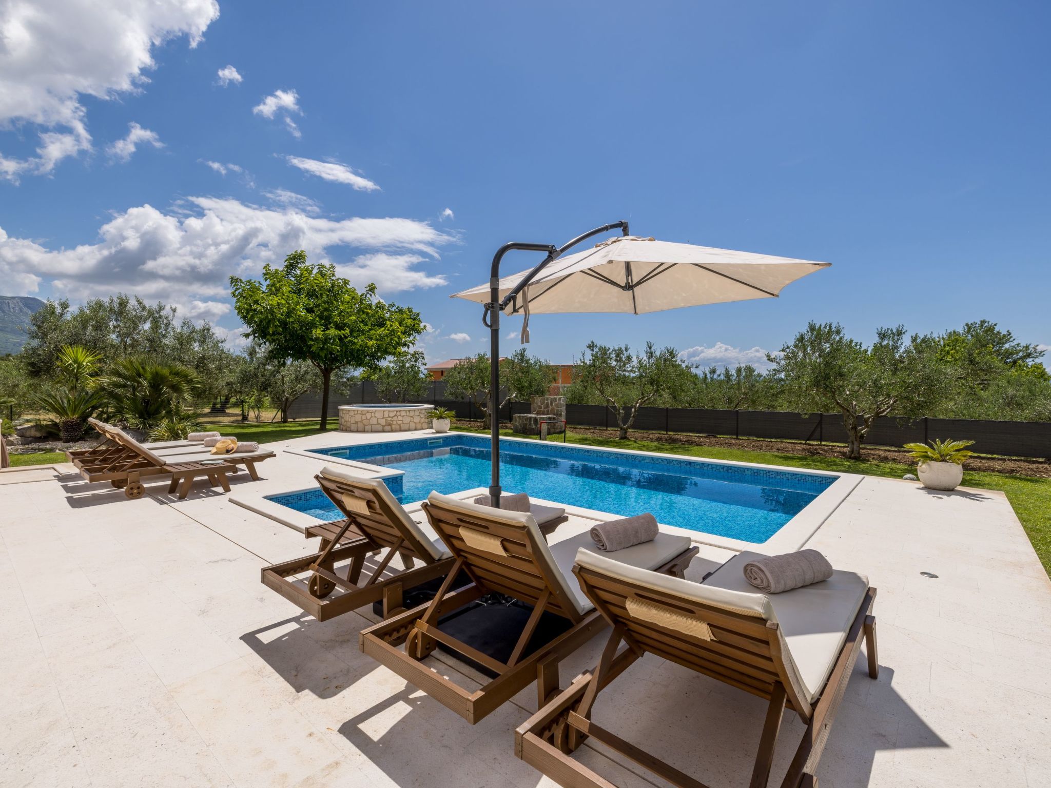 Villa Oasis privater Pool für bis zu 10 Personen-Binnen
