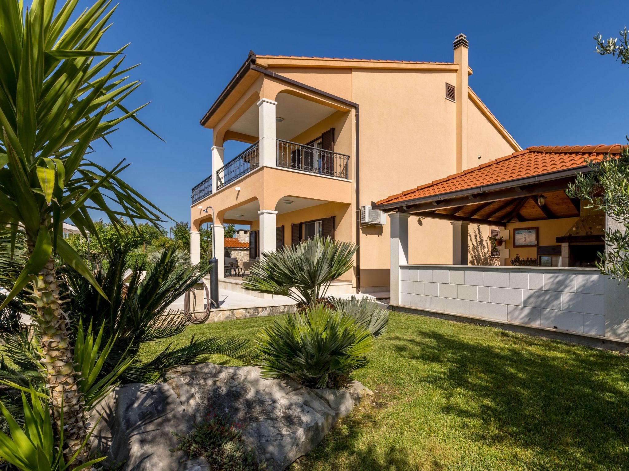 Villa Oasis privater Pool für bis zu 10 Personen-Binnen