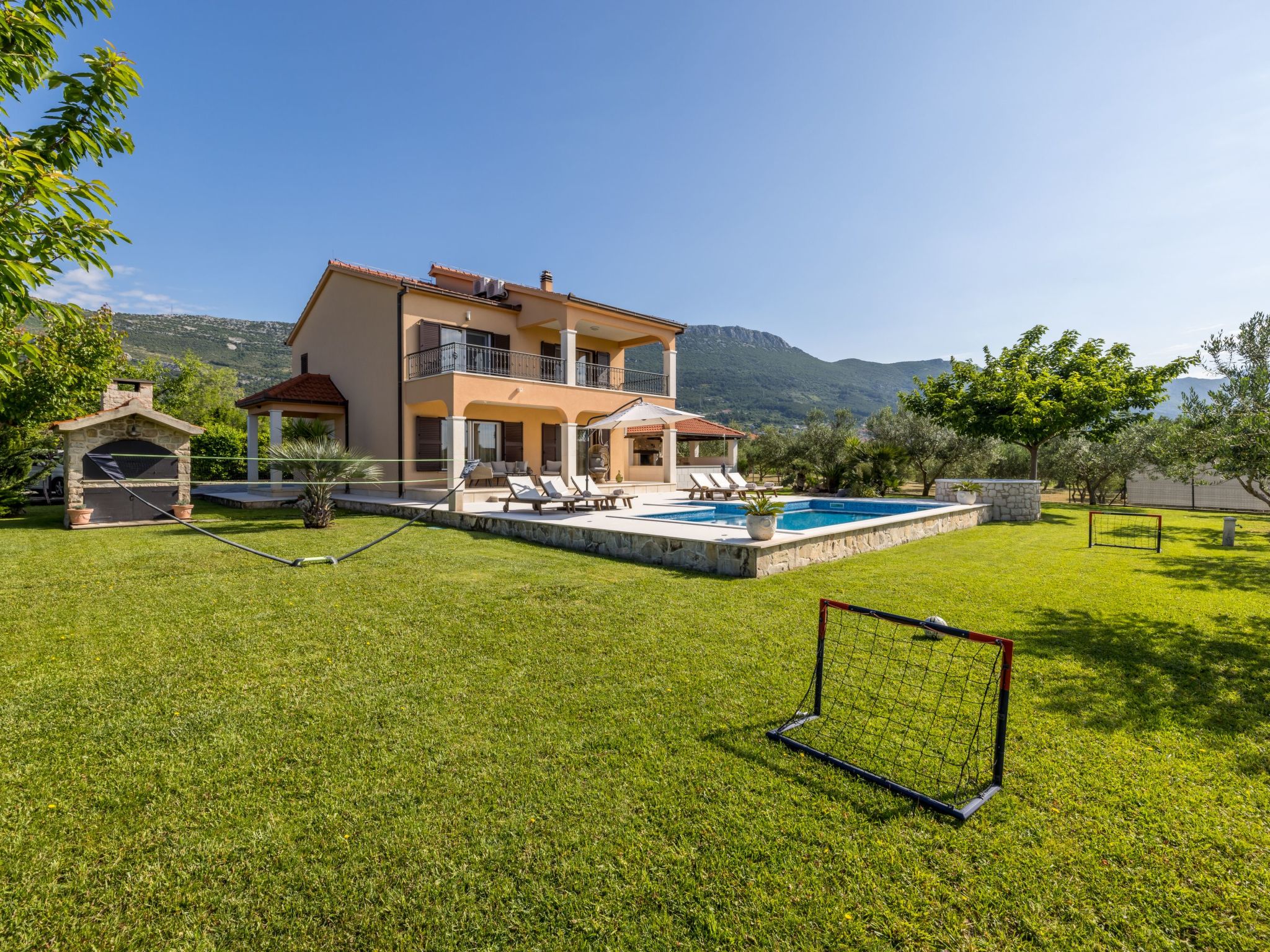 Villa Oasis privater Pool für bis zu 10 Personen-Binnen