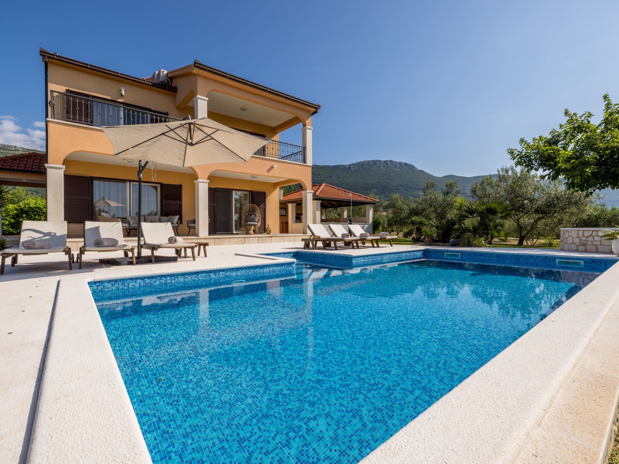 Villa Oasis privater Pool für bis zu 10 Personen-Binnen