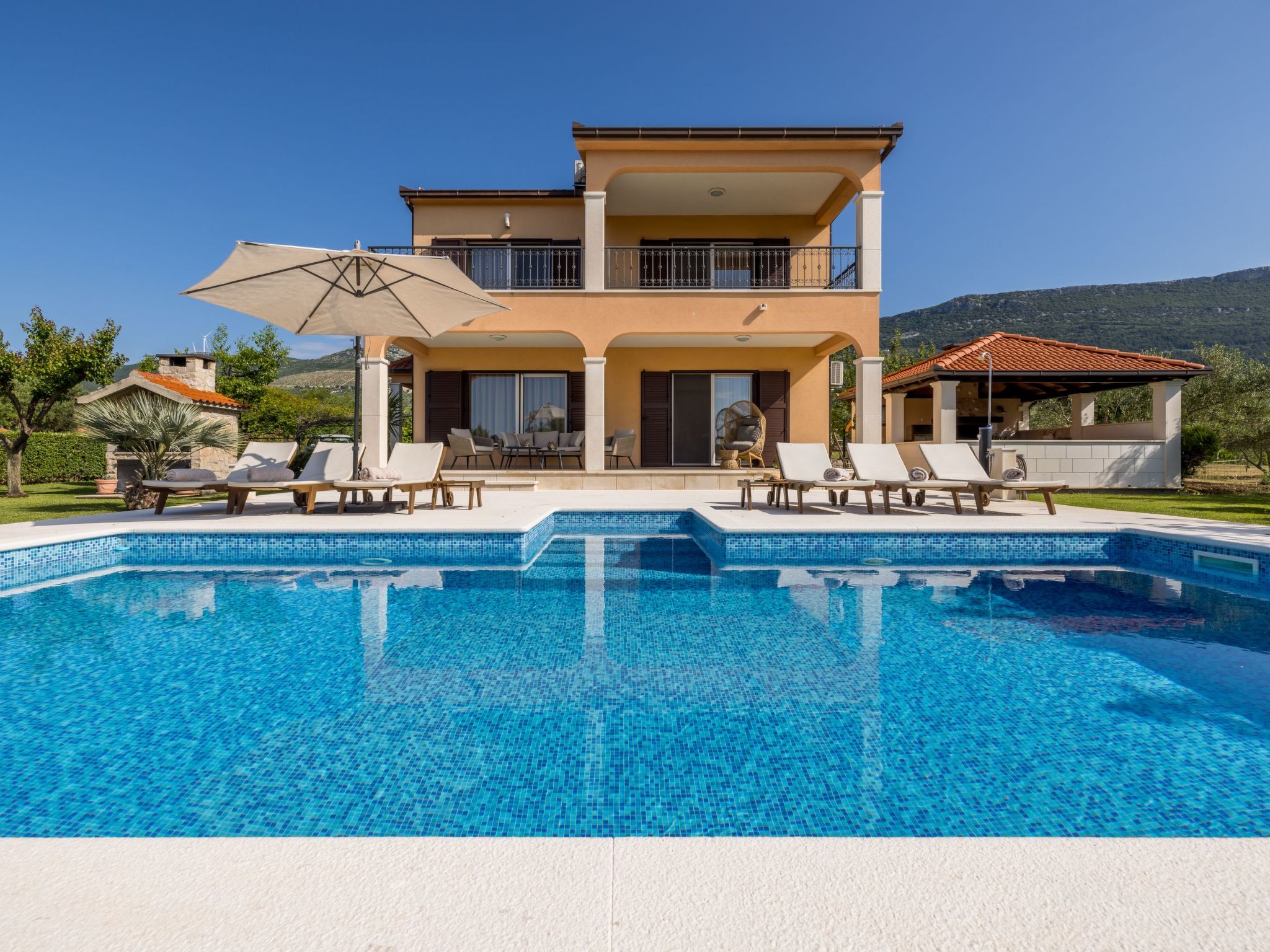 Villa Oasis privater Pool für bis zu 10 Personen-Binnen