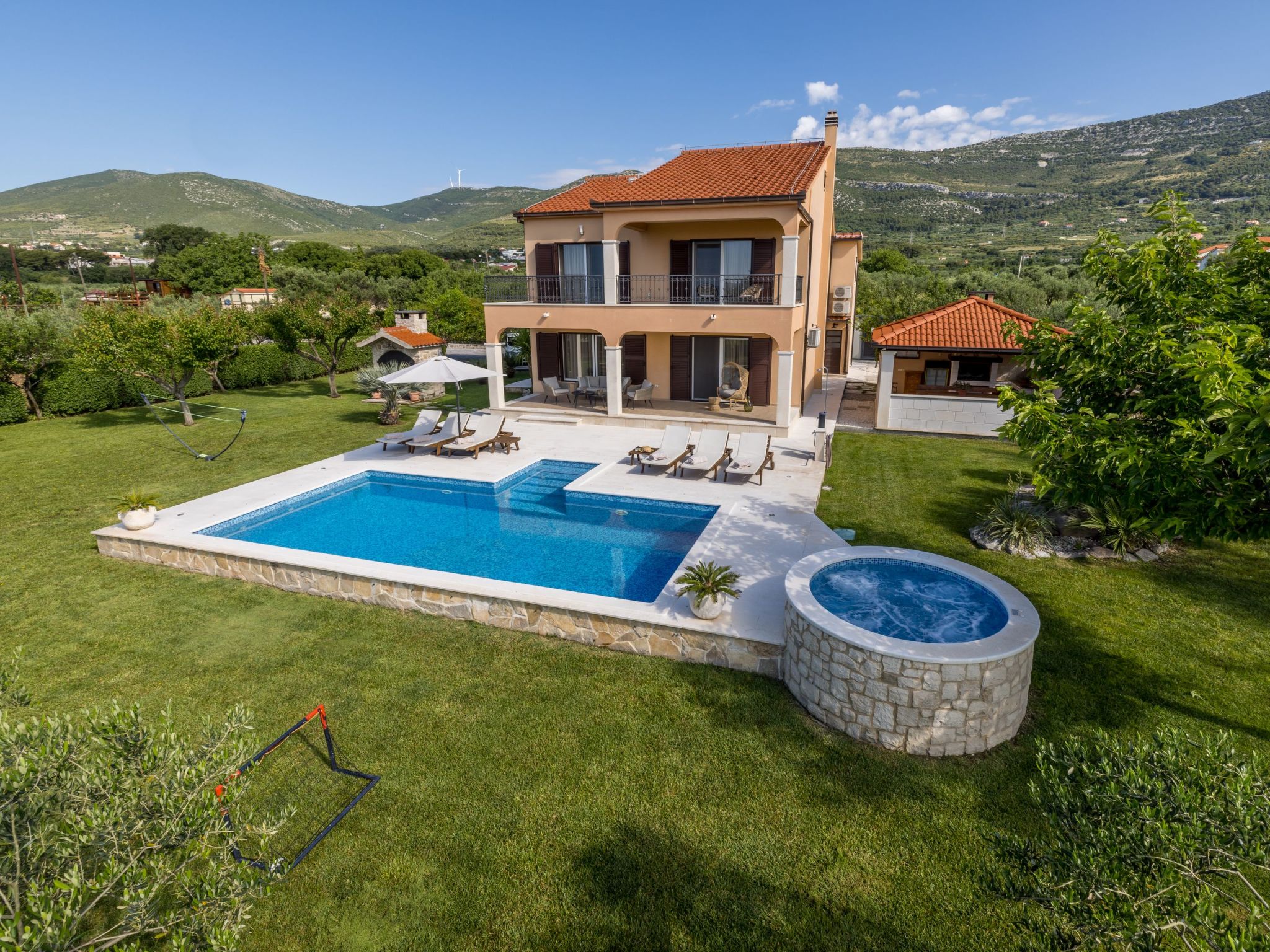 Villa Oasis privater Pool für bis zu 10 Personen-Binnen