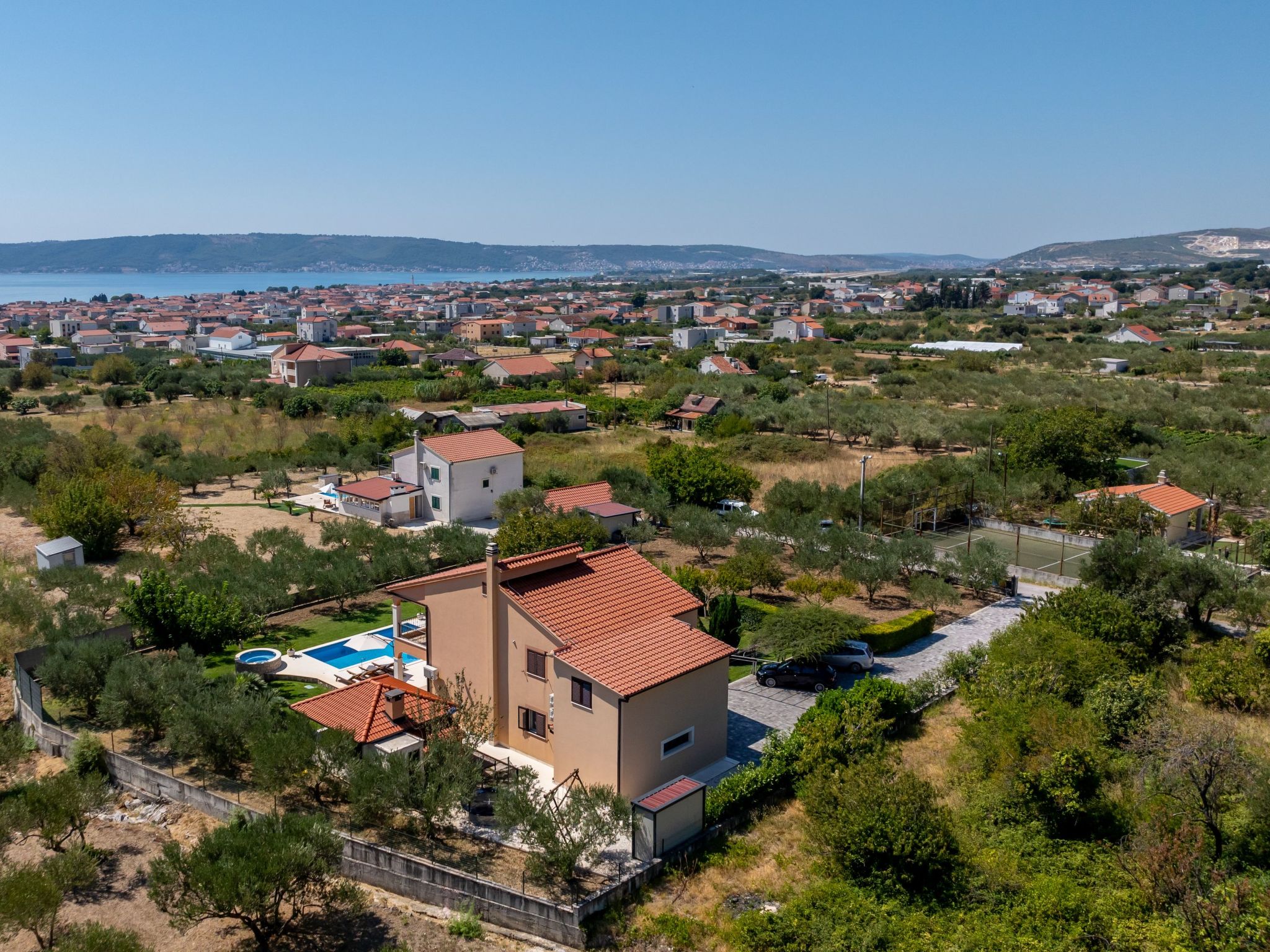 Villa Oasis privater Pool für bis zu 10 Personen-Binnen