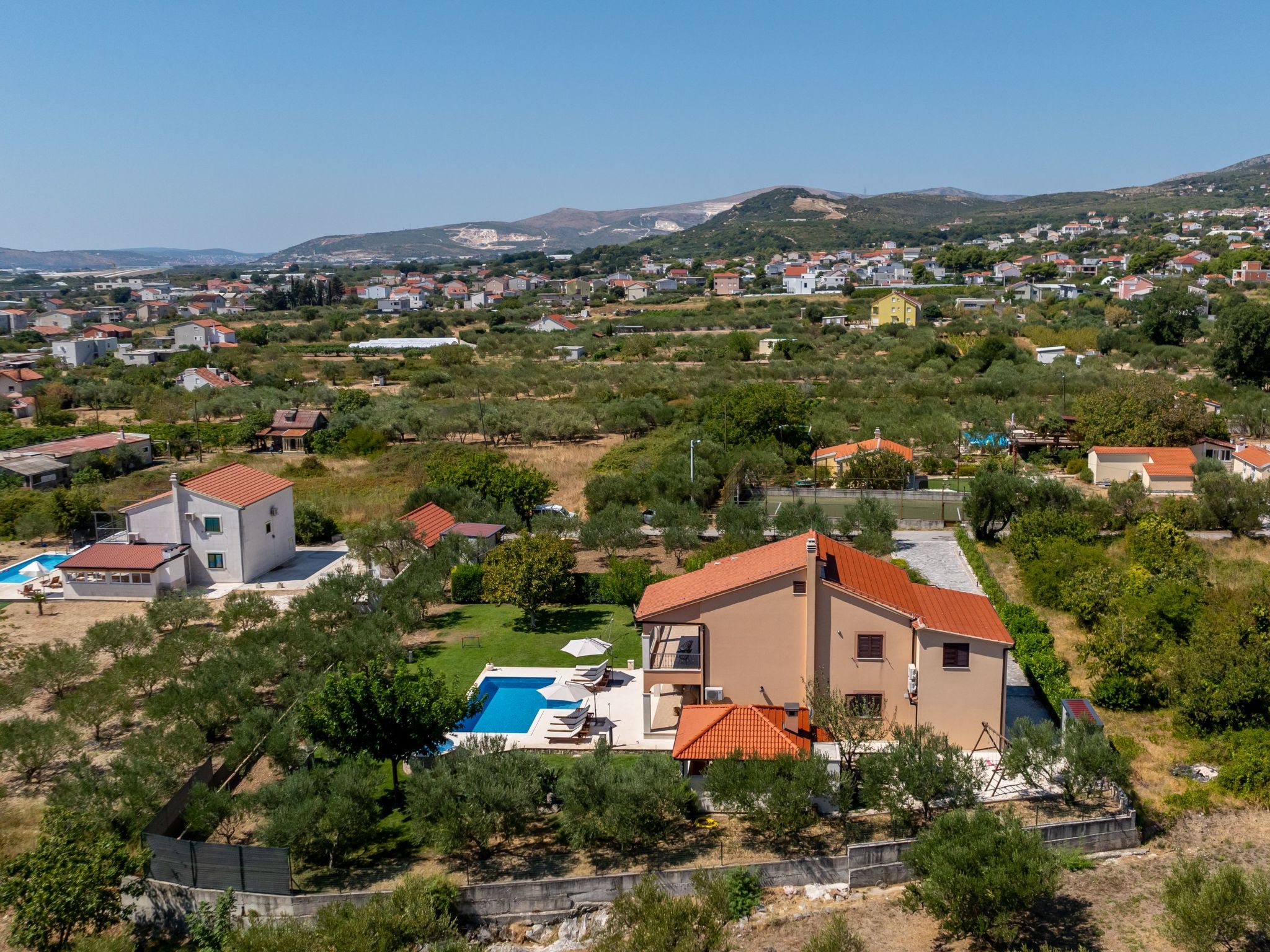 Villa Oasis privater Pool für bis zu 10 Personen-Binnen