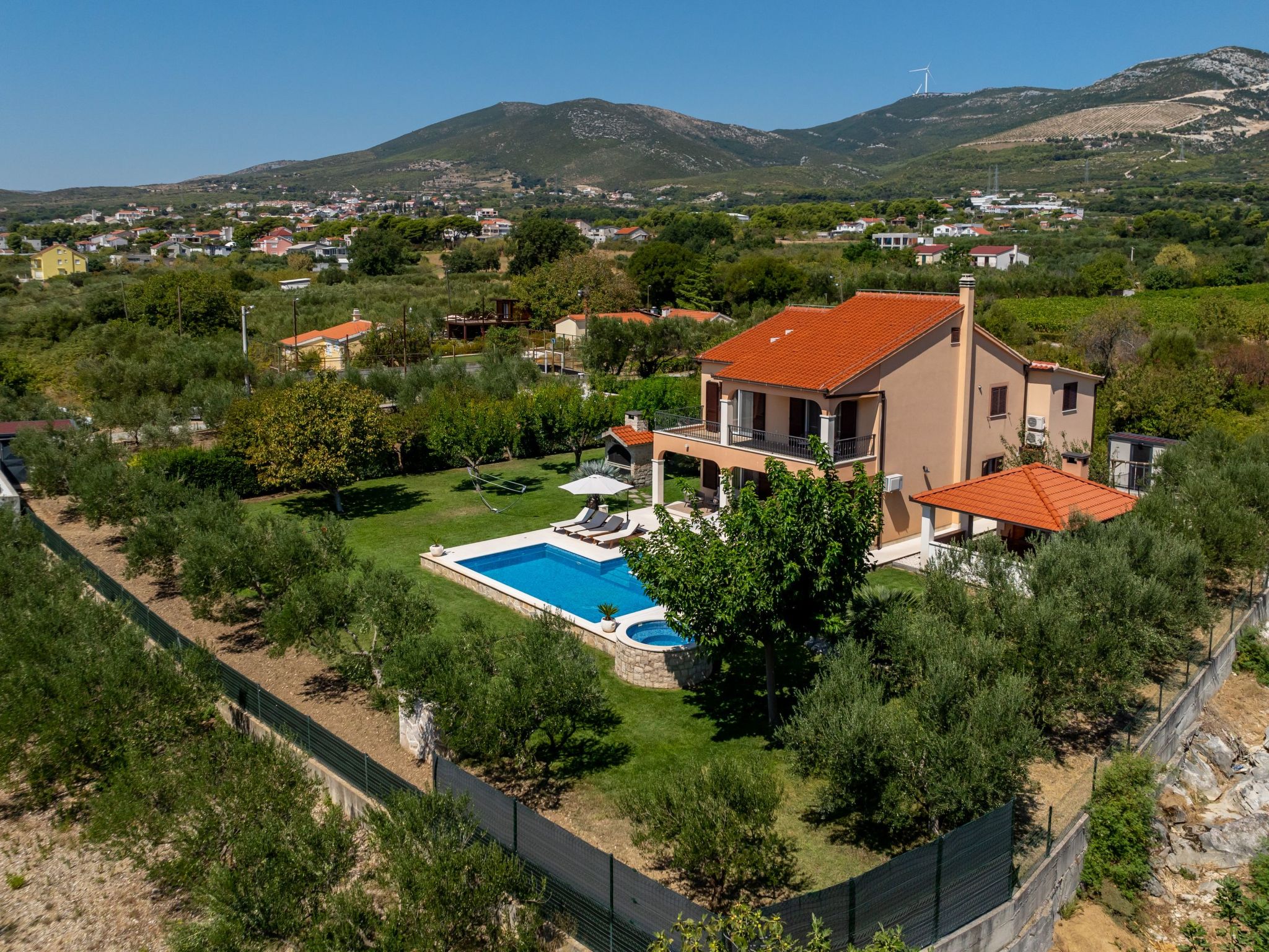 Villa Oasis privater Pool für bis zu 10 Personen-Binnen