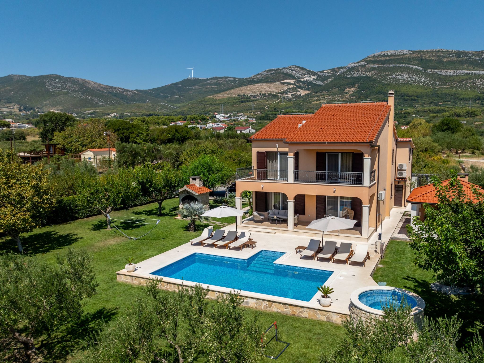 Villa Oasis privater Pool für bis zu 10 Personen-Binnen