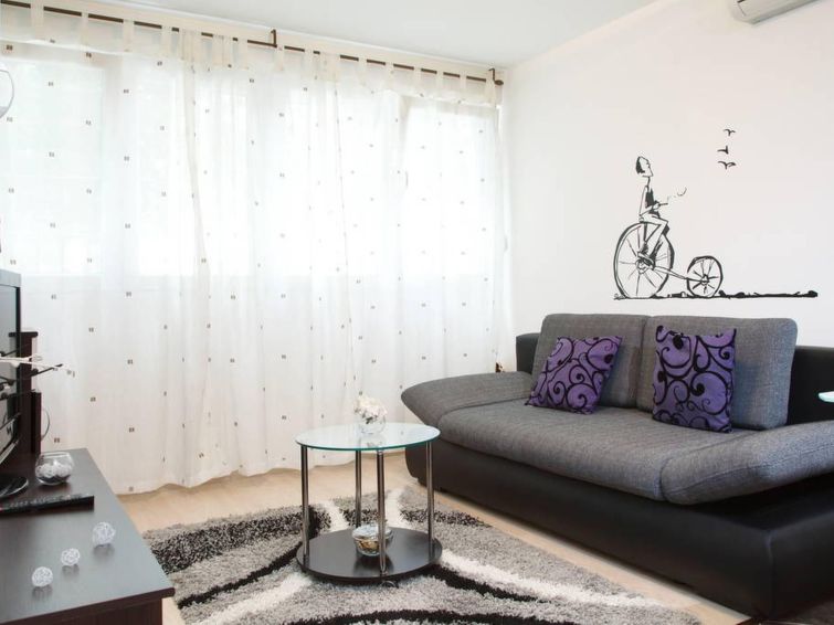 2-persoons appartement in Dragovode op 1 km van de zee in Dragovode