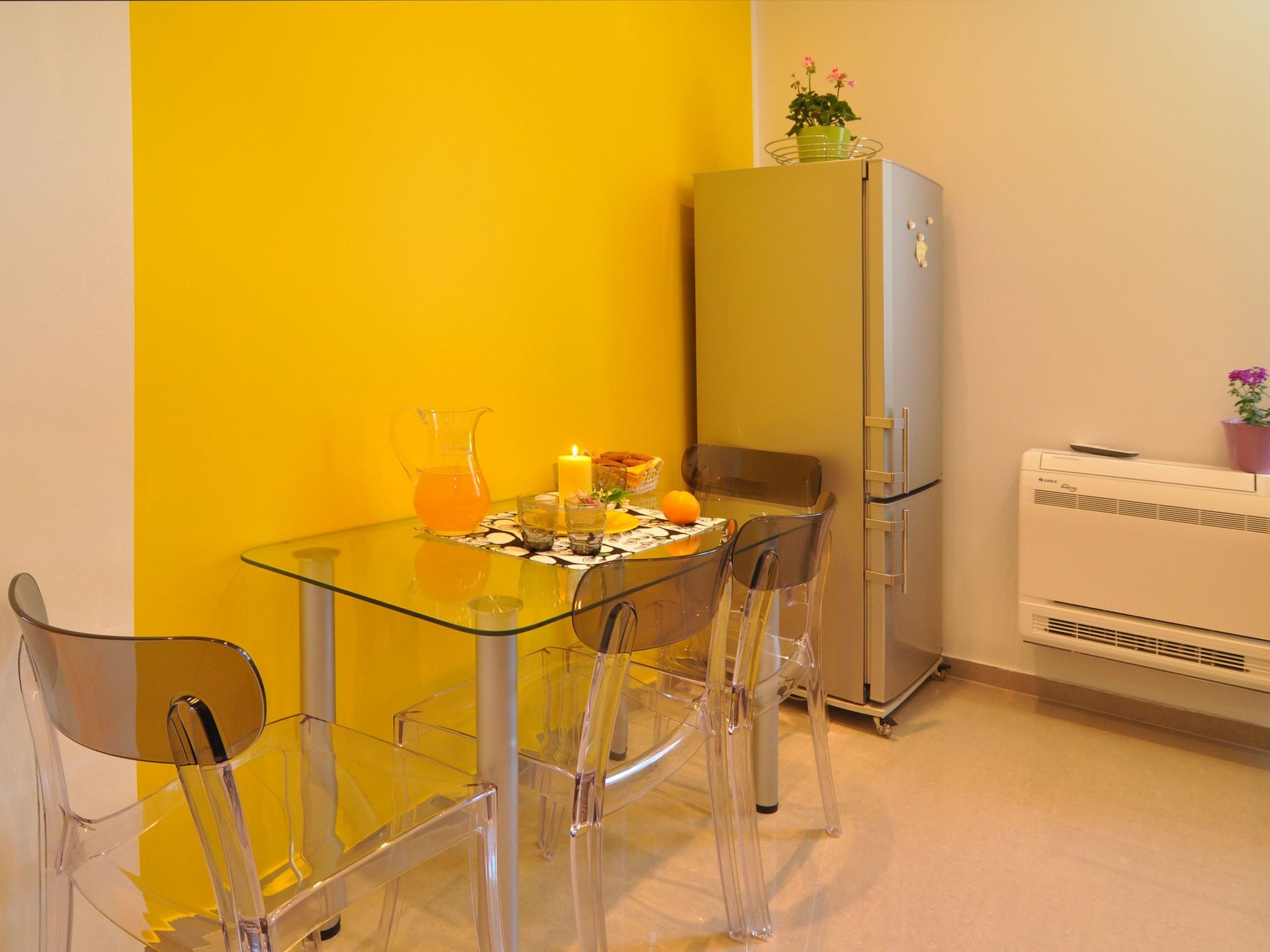 Direkt am Meer, nur einen Steinwurf von den Stränden mit Meerblick entfernt-Image-tags.info