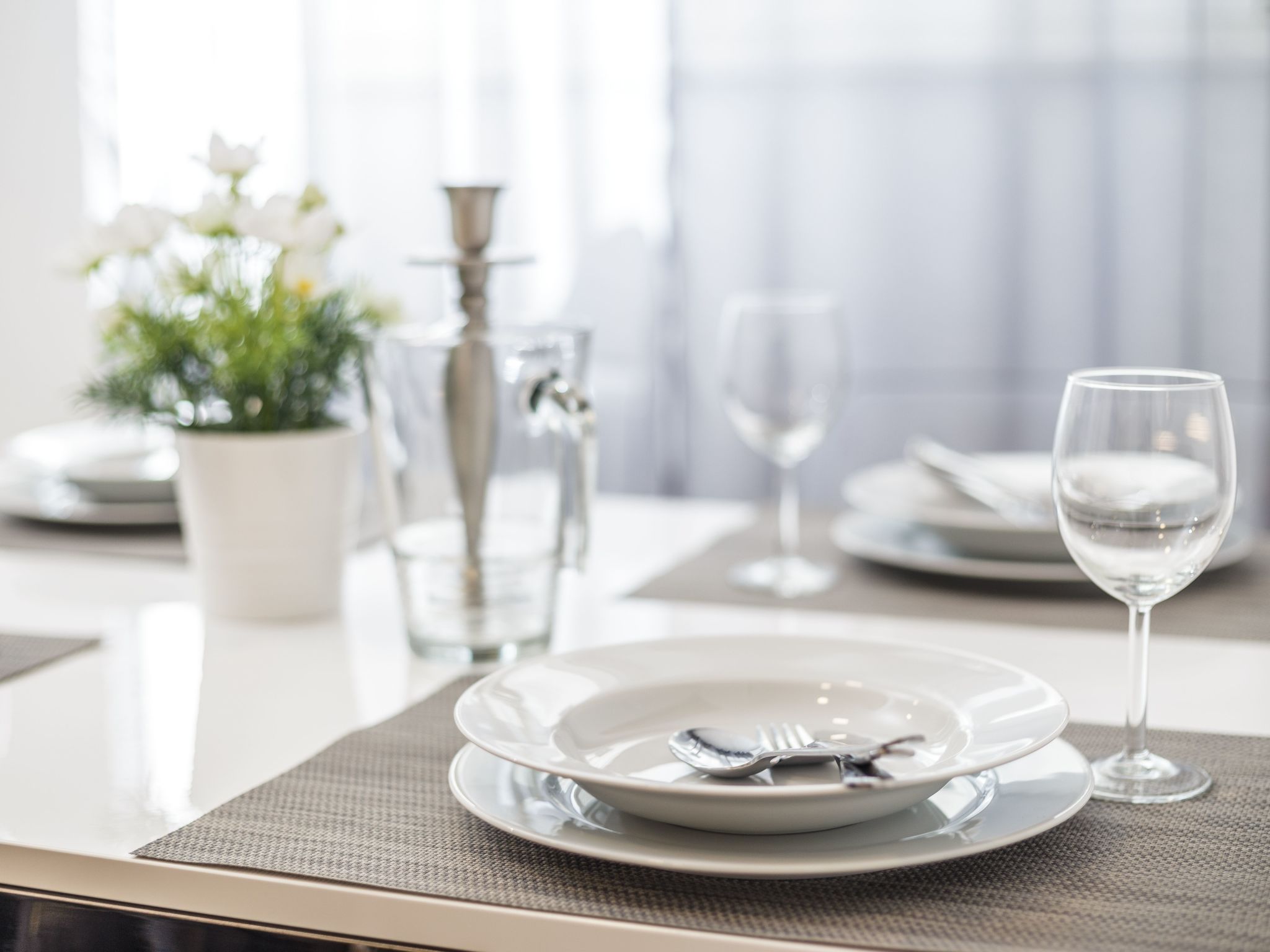 Ruhige Ferienwohnung mit Veranda und Garten-Image-tags.info