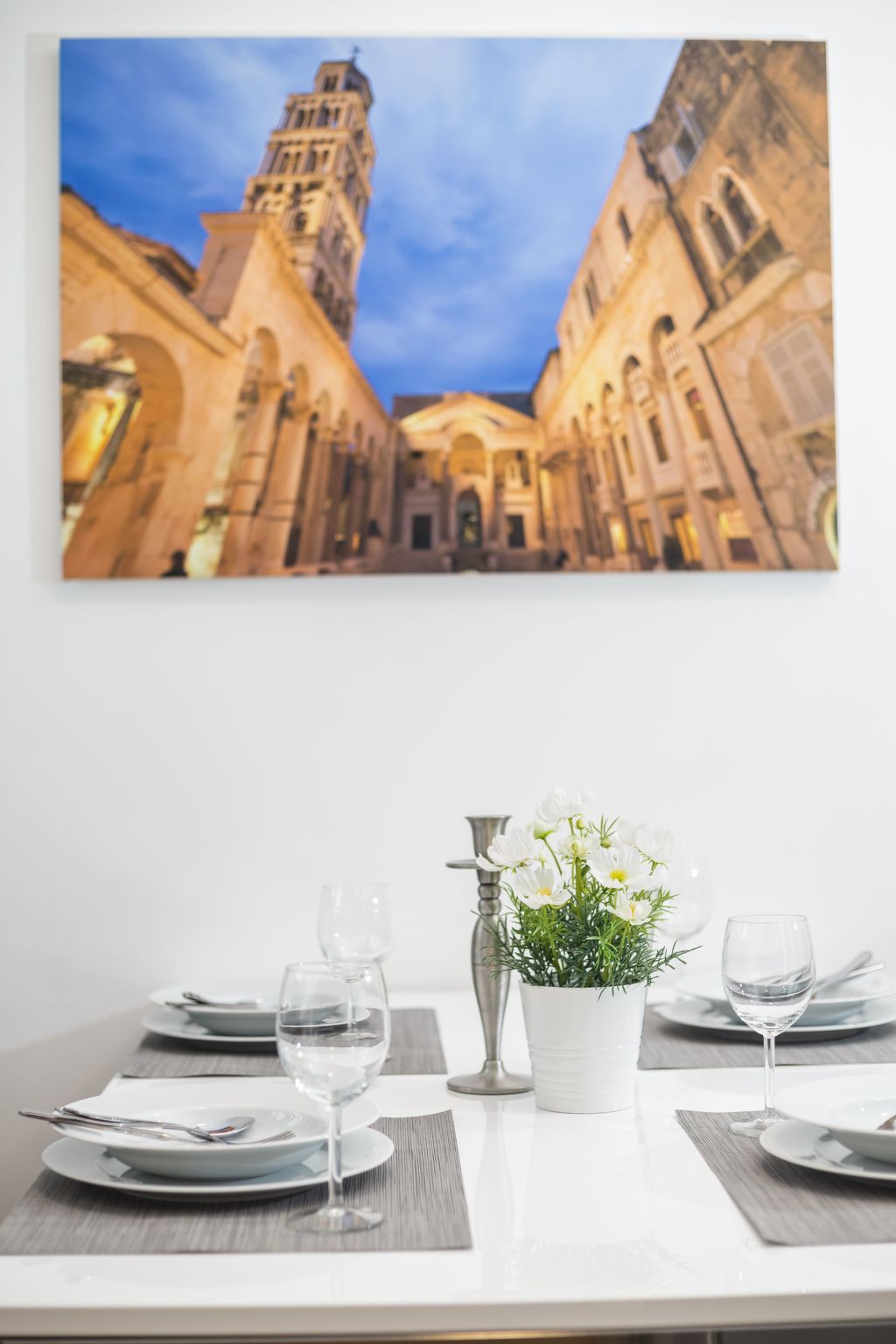 Ruhige Ferienwohnung mit Veranda und Garten-Image-tags.info