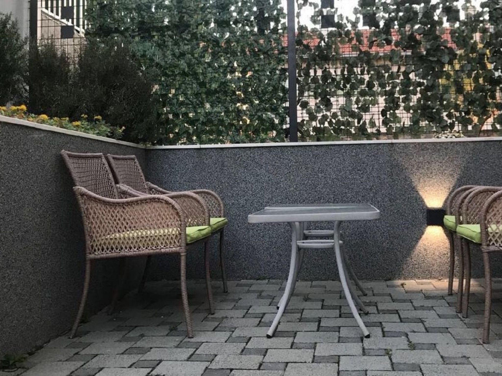 Ruhige Ferienwohnung mit Veranda und Garten-Image-tags.info