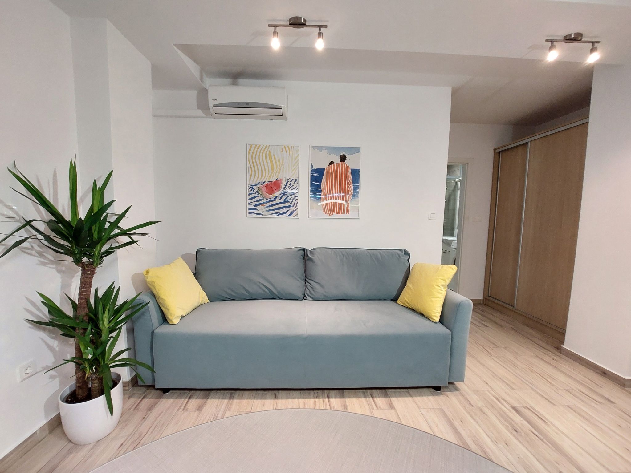 Sonniger Rückzugsort mit Privatparkplatz-Binnen