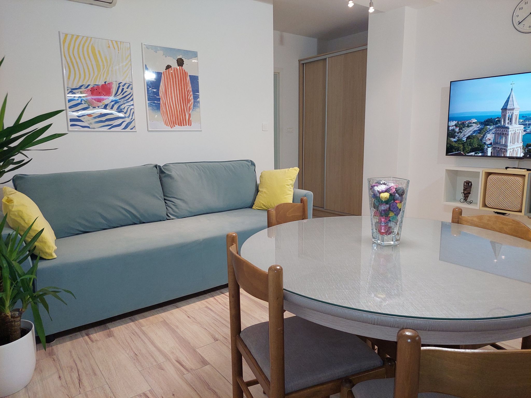 Sonniger Rückzugsort mit Privatparkplatz-Binnen