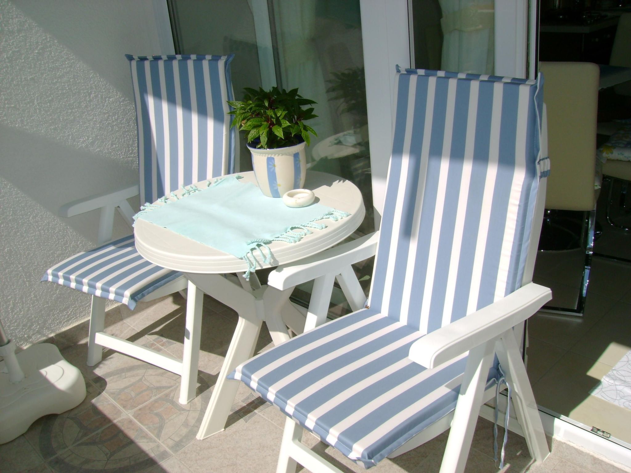 Mit Blick auf das Wasser