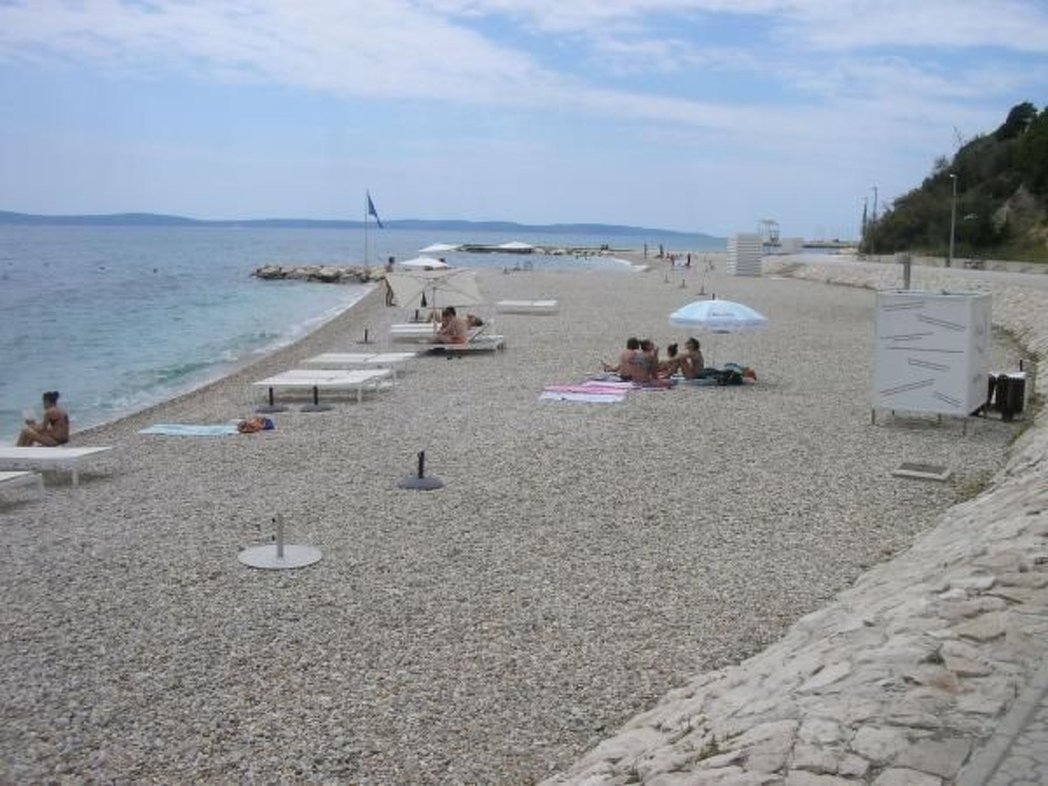 Mit Blick auf das Wasser