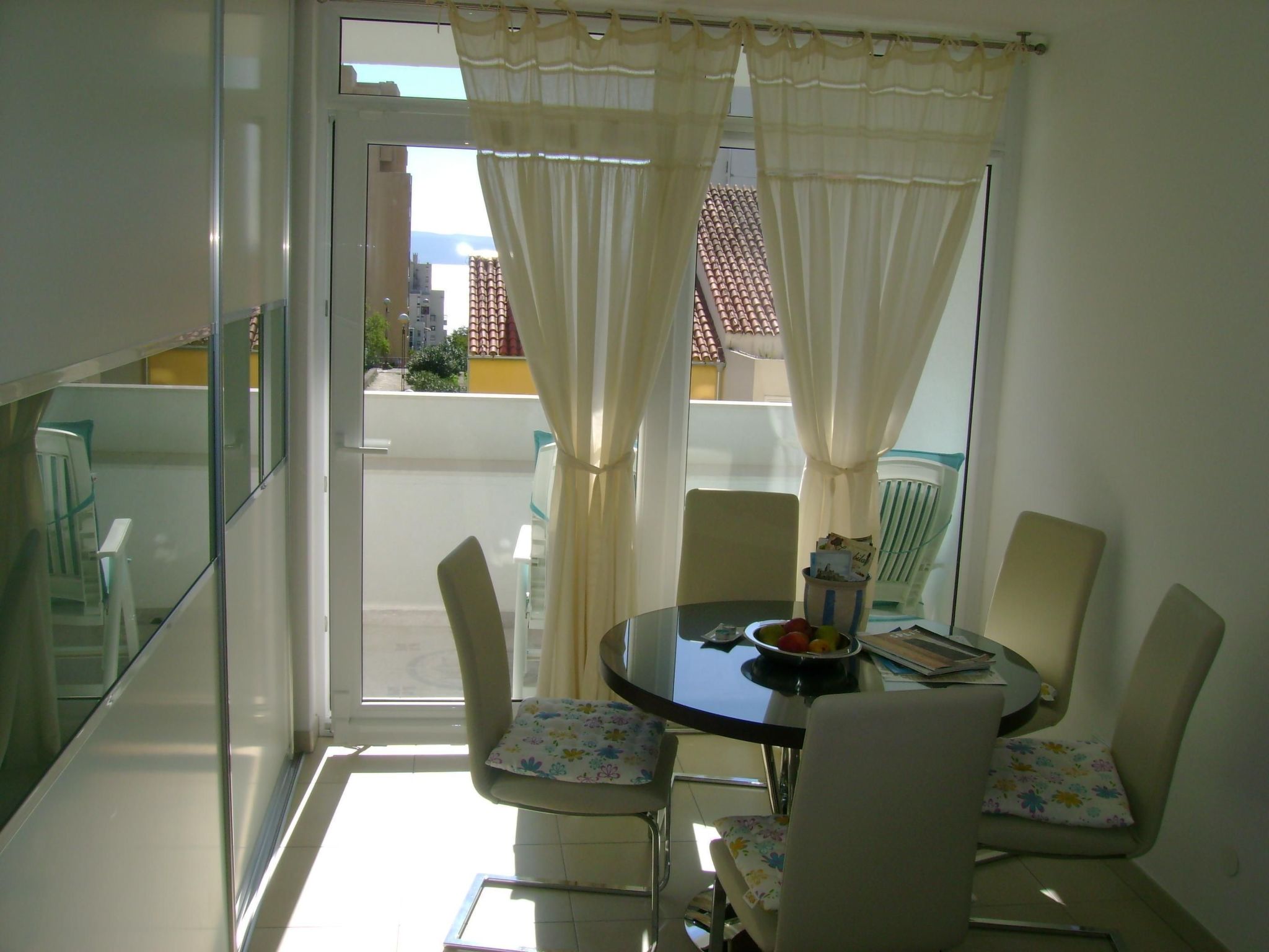 Mit Blick auf das Wasser - Image-tags.info