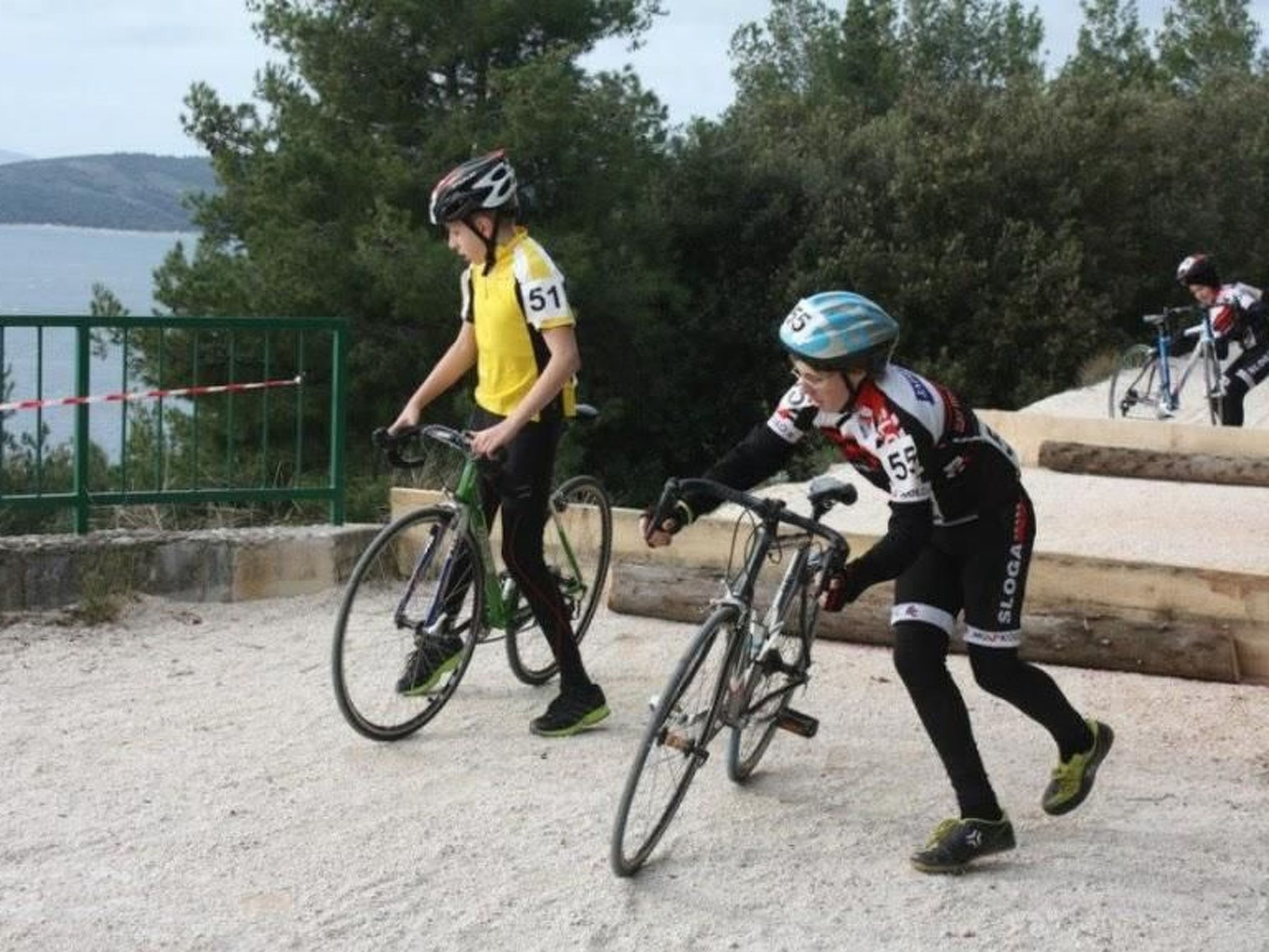 Mit Blick auf das Wasser - Image-tags.info