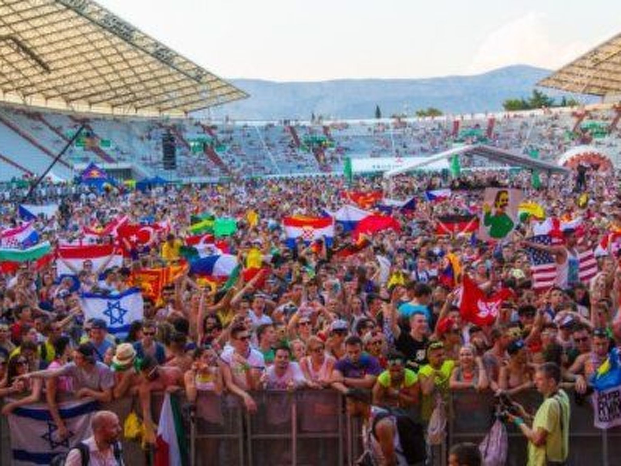 Mit Blick auf das Wasser - Image-tags.info