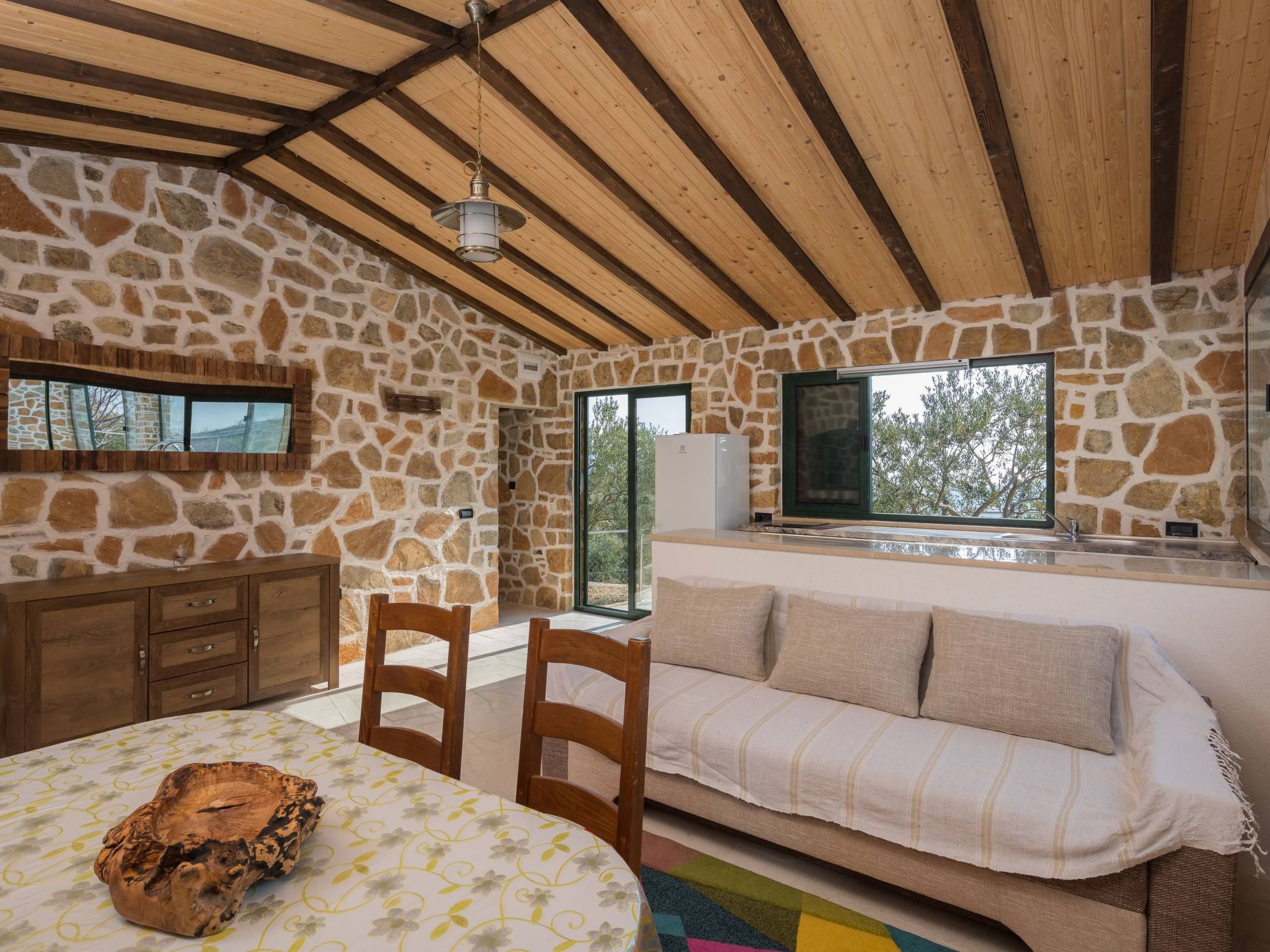 Charmantes Steinhaus mit tollem Panoramablick-Image-tags.info