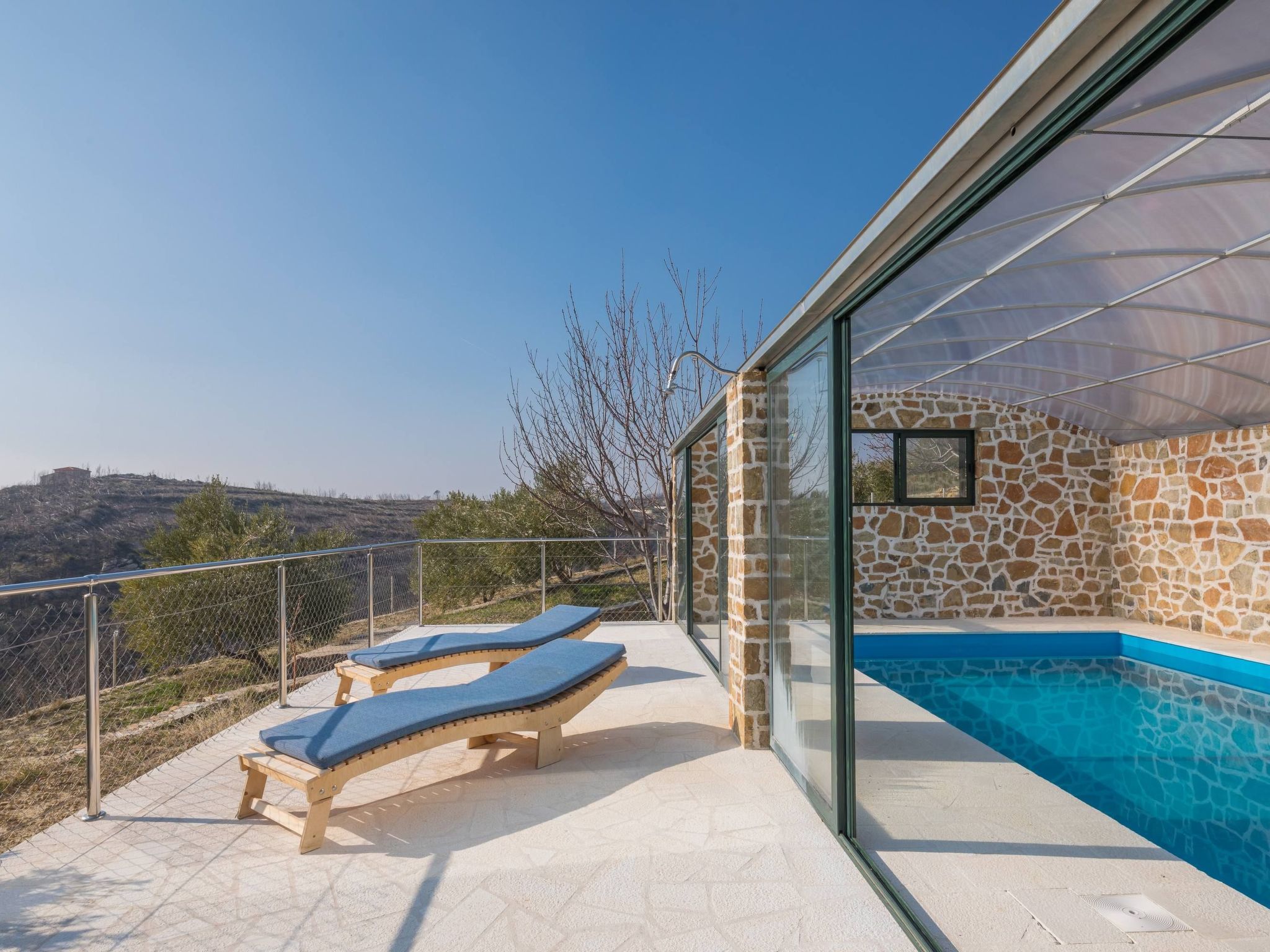 Charmantes Steinhaus mit tollem Panoramablick-Image-tags.info