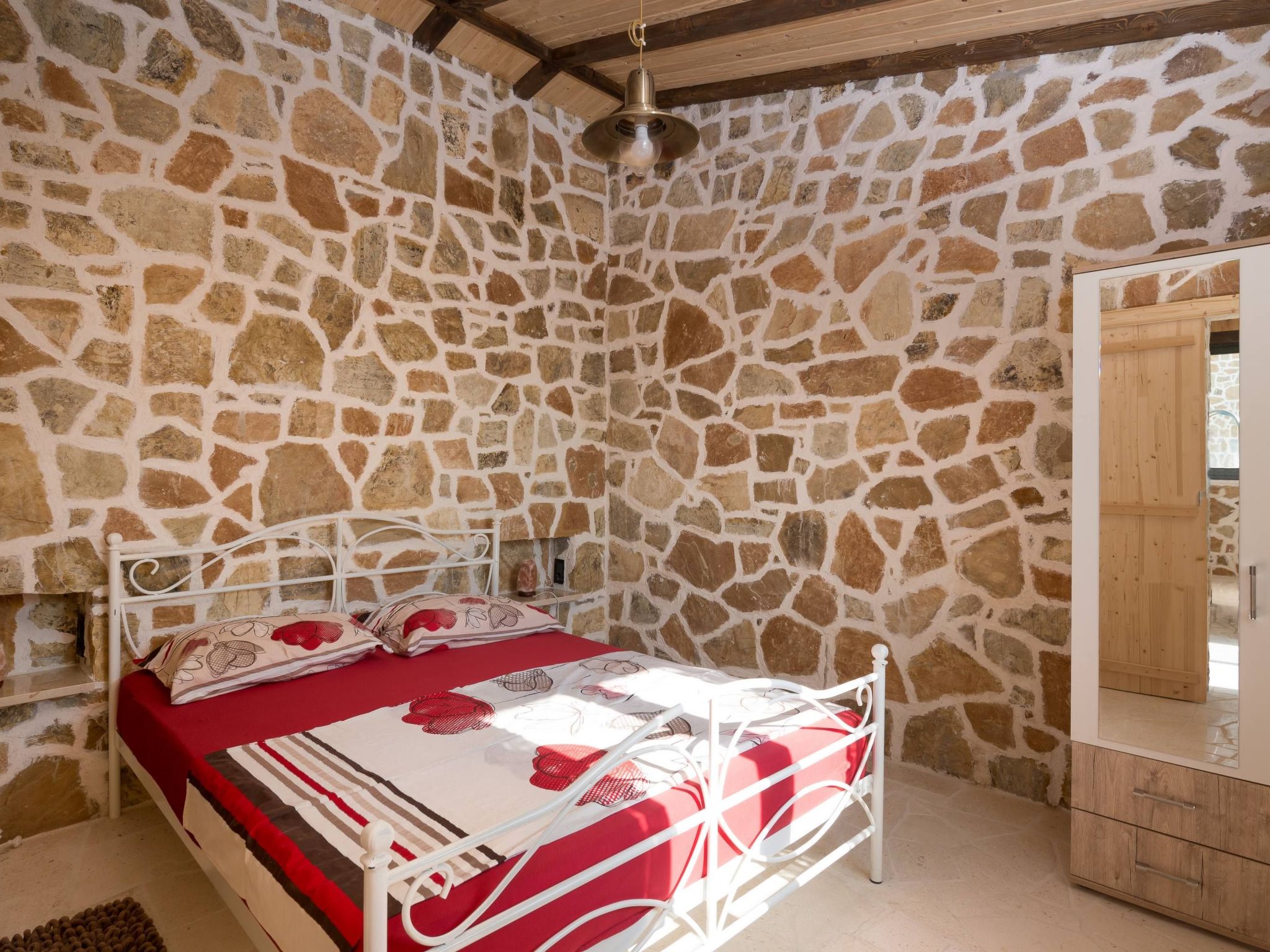 Charmantes Steinhaus mit tollem Panoramablick-Image-tags.info