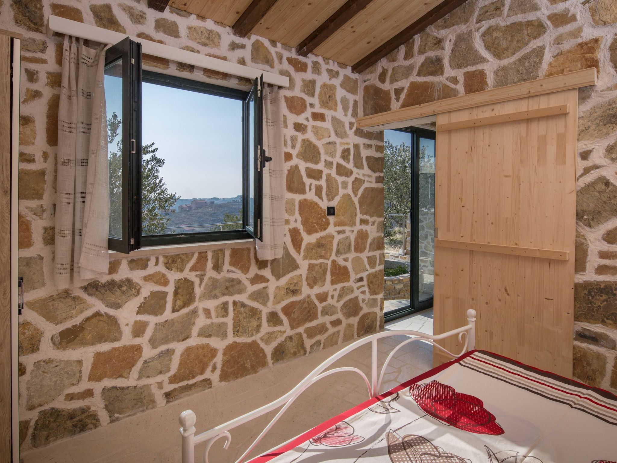 Charmantes Steinhaus mit tollem Panoramablick-Image-tags.info