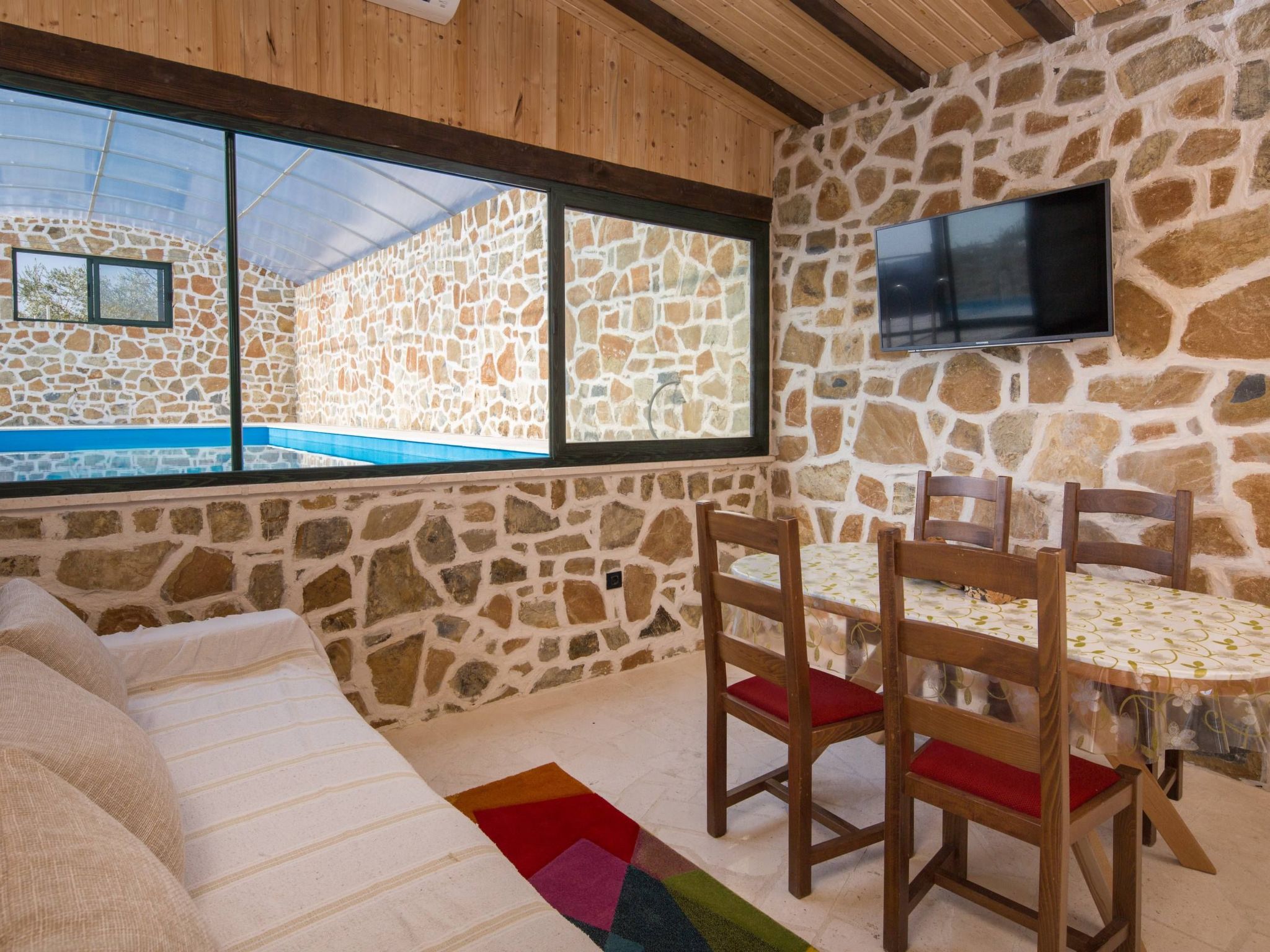 Charmantes Steinhaus mit tollem Panoramablick-Image-tags.info