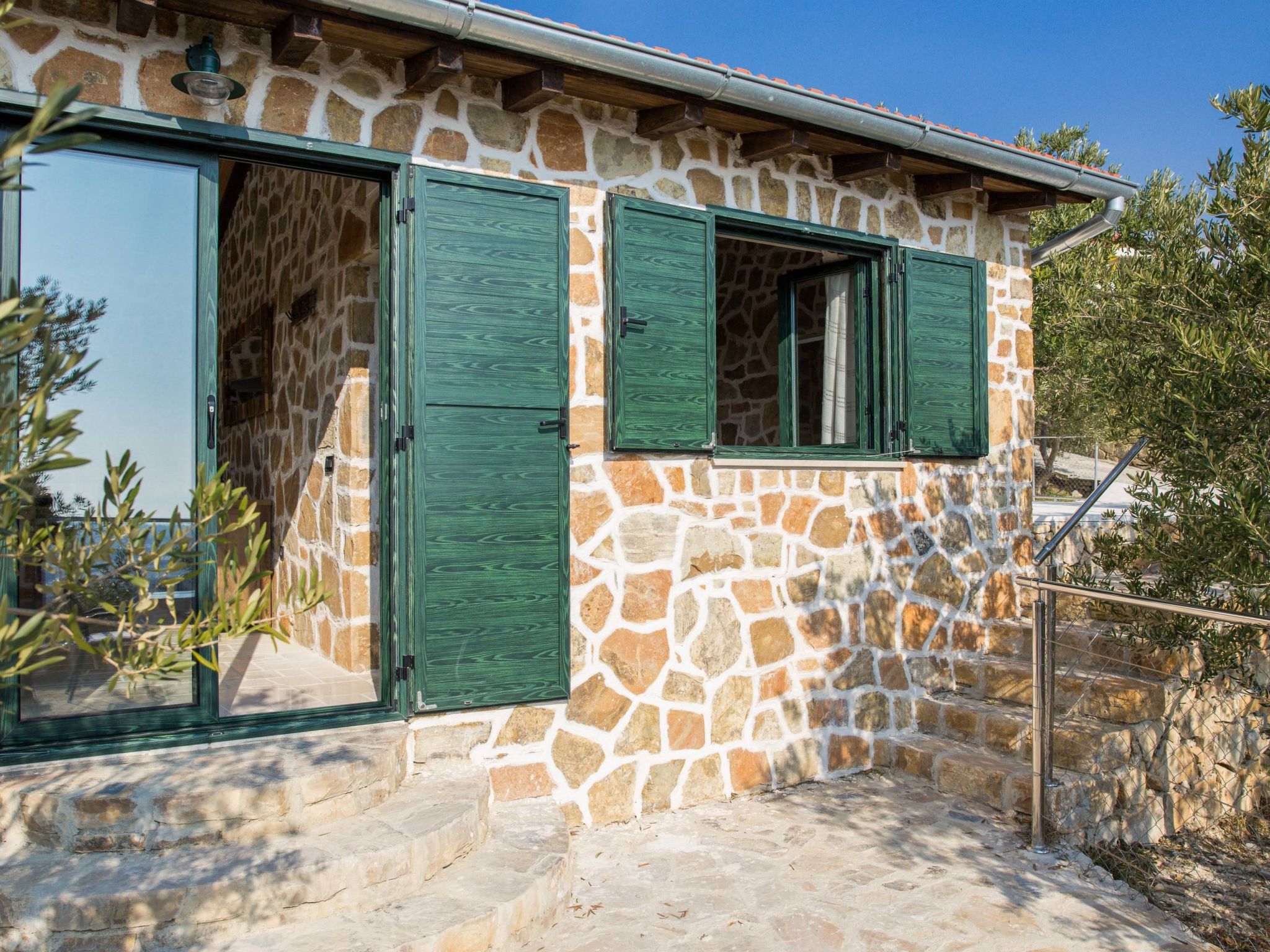 Charmantes Steinhaus mit tollem Panoramablick-Image-tags.info