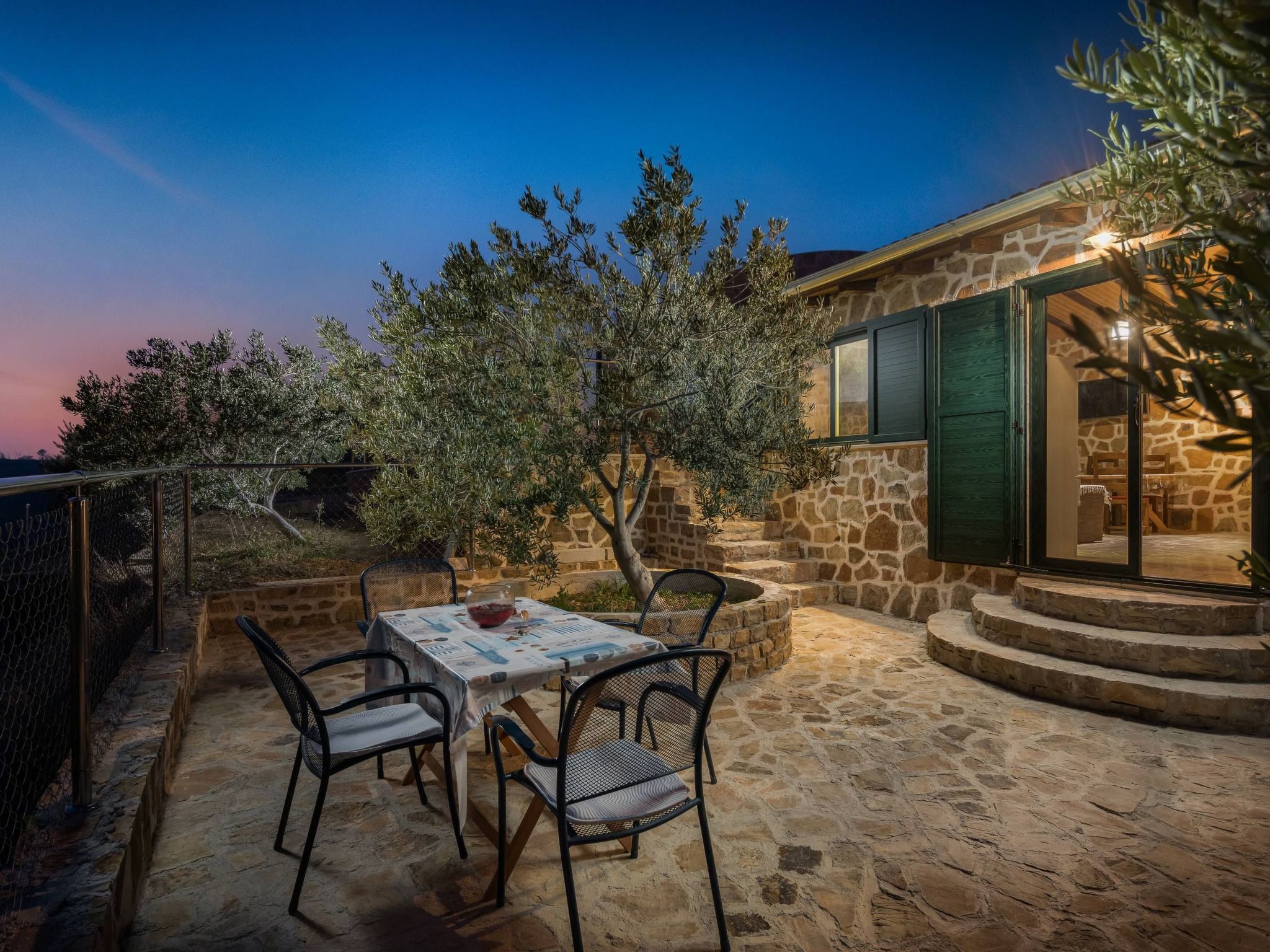 Charmantes Steinhaus mit tollem Panoramablick-Image-tags.info