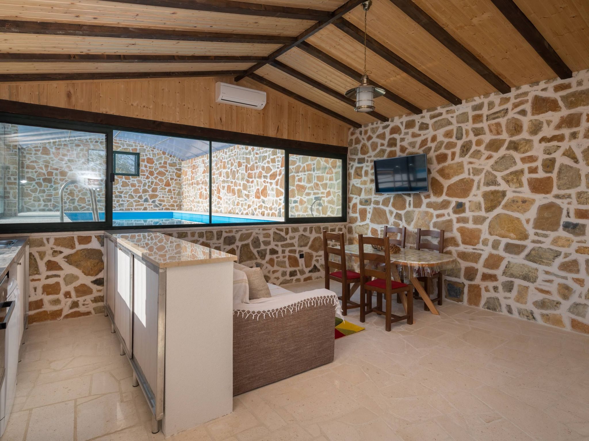 Charmantes Steinhaus mit tollem Panoramablick-Image-tags.info