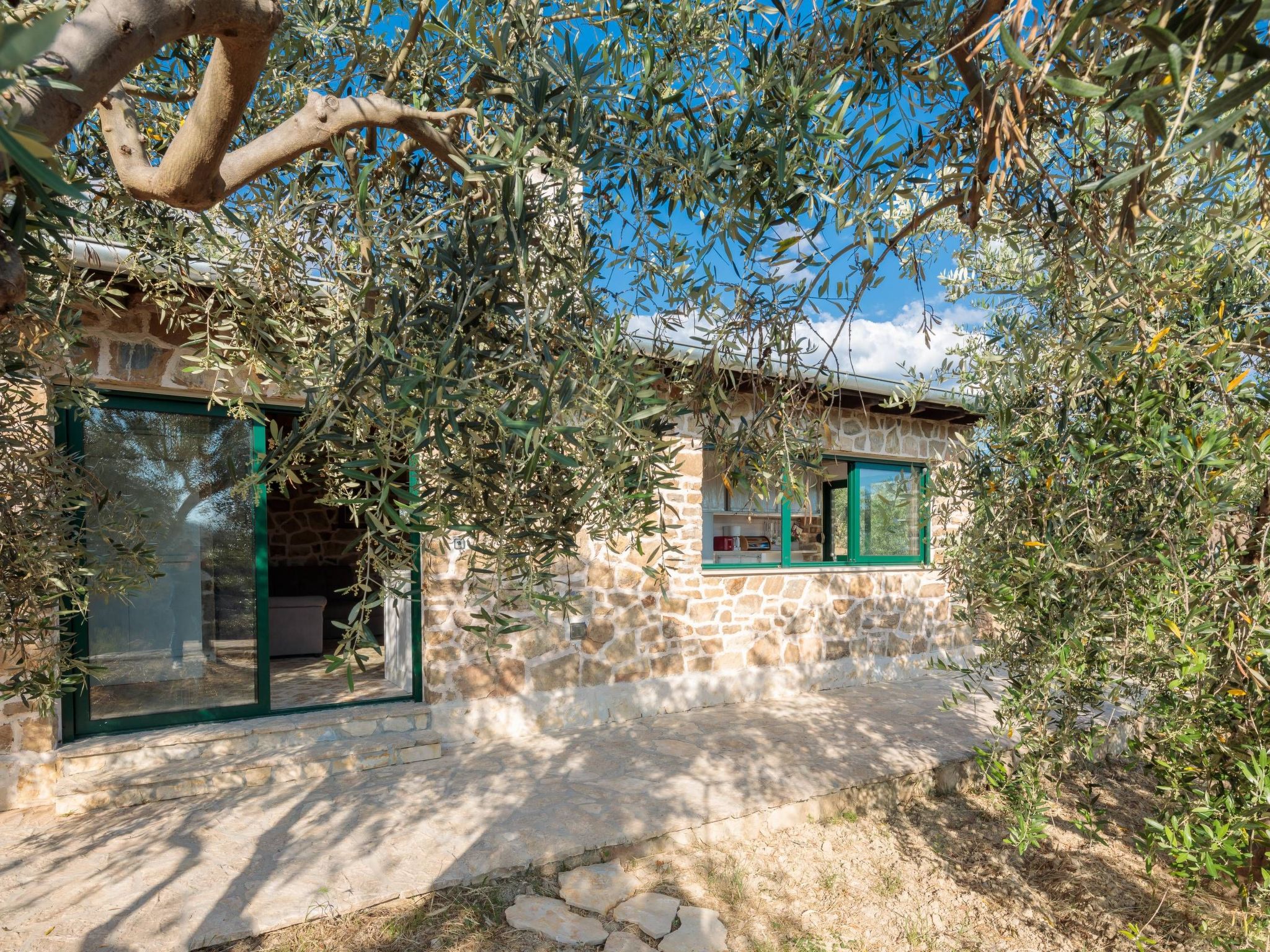 Ferienvilla Kalista mit Pool und tollem Ausblick-Drinnen