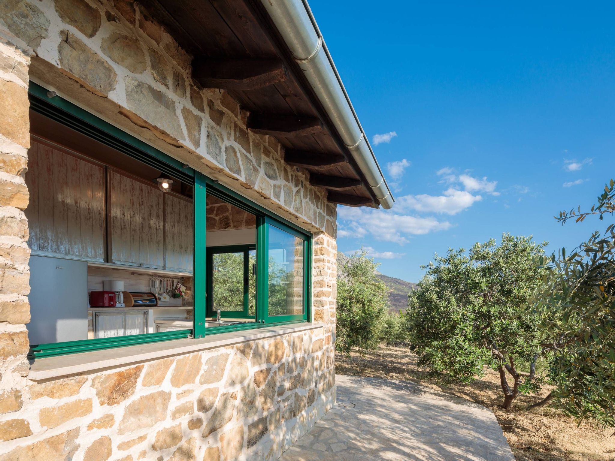 Ferienvilla Kalista mit Pool und tollem Ausblick-Drinnen