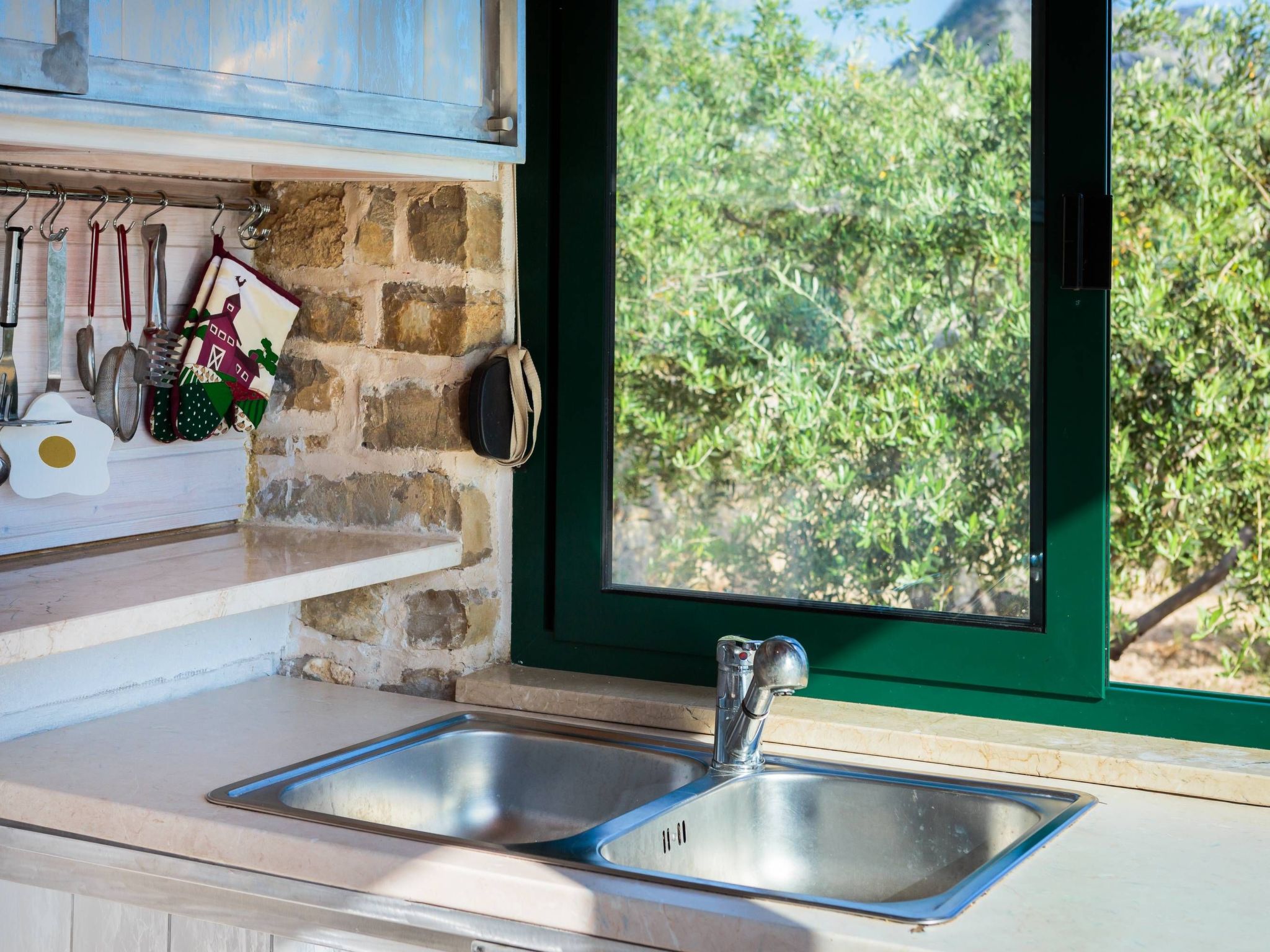 Ferienvilla Kalista mit Pool und tollem Ausblick-Drinnen