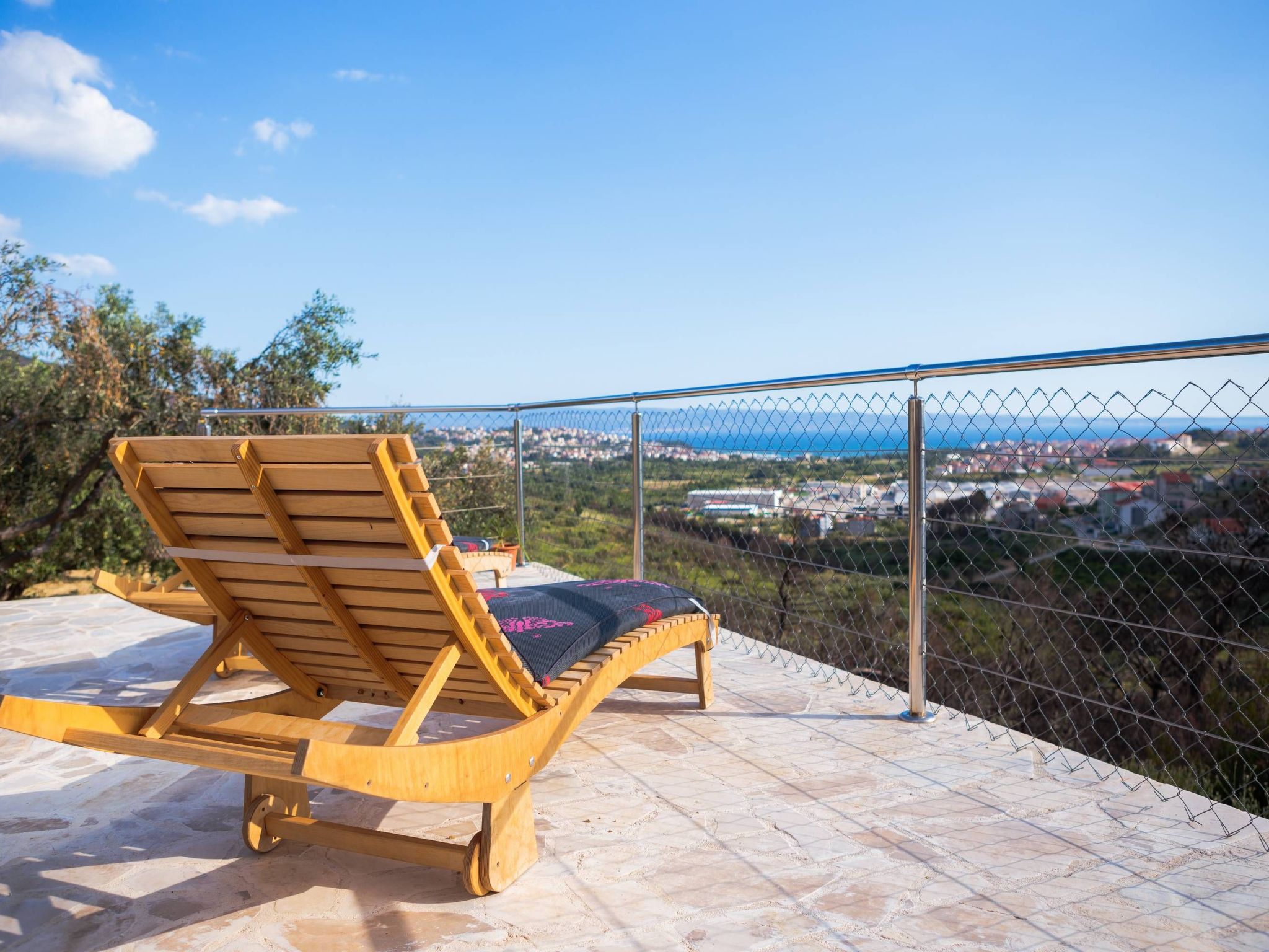 Ferienvilla Kalista mit Pool und tollem Ausblick-Drinnen