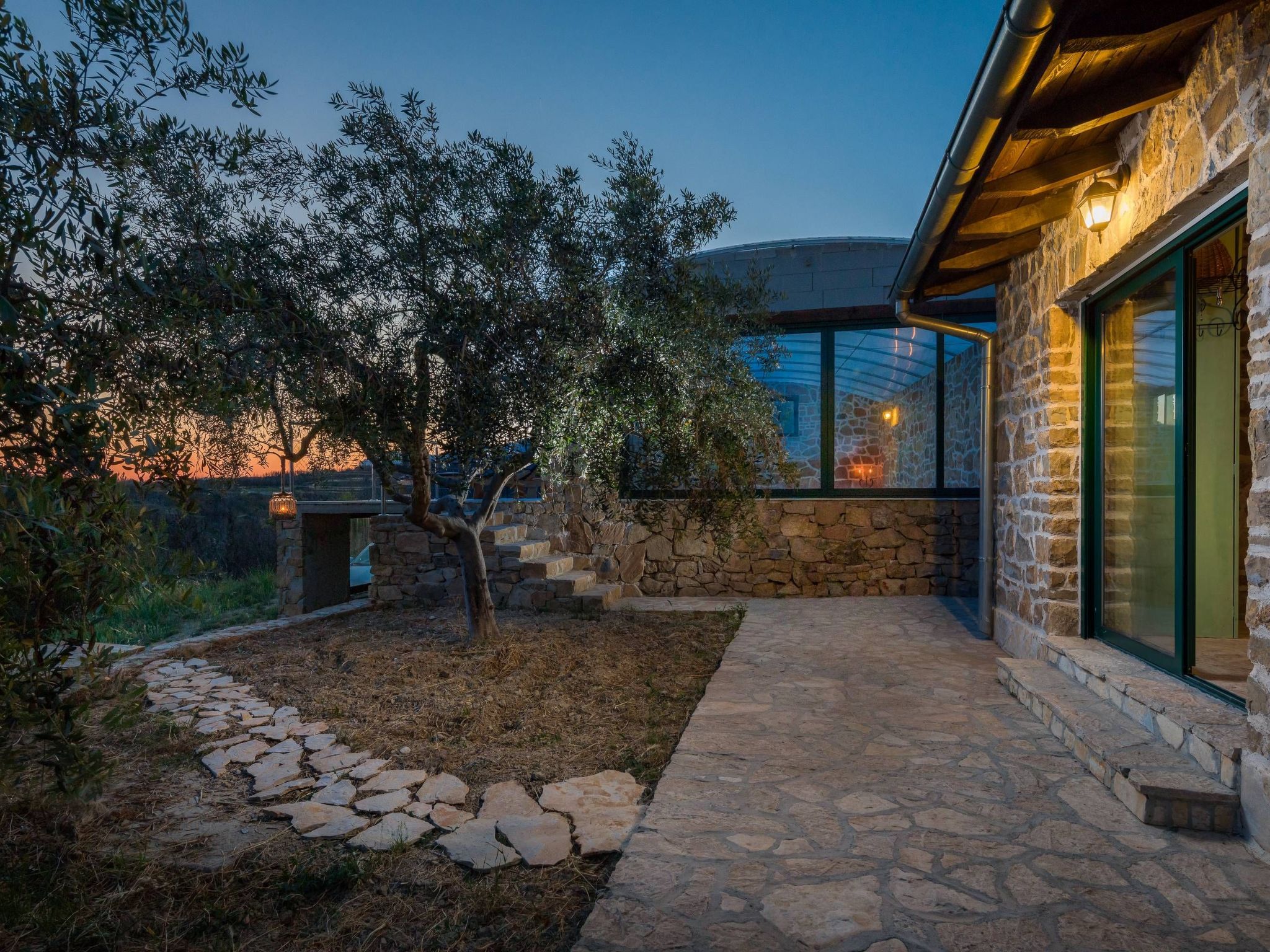 Ferienvilla Kalista mit Pool und tollem Ausblick-Drinnen