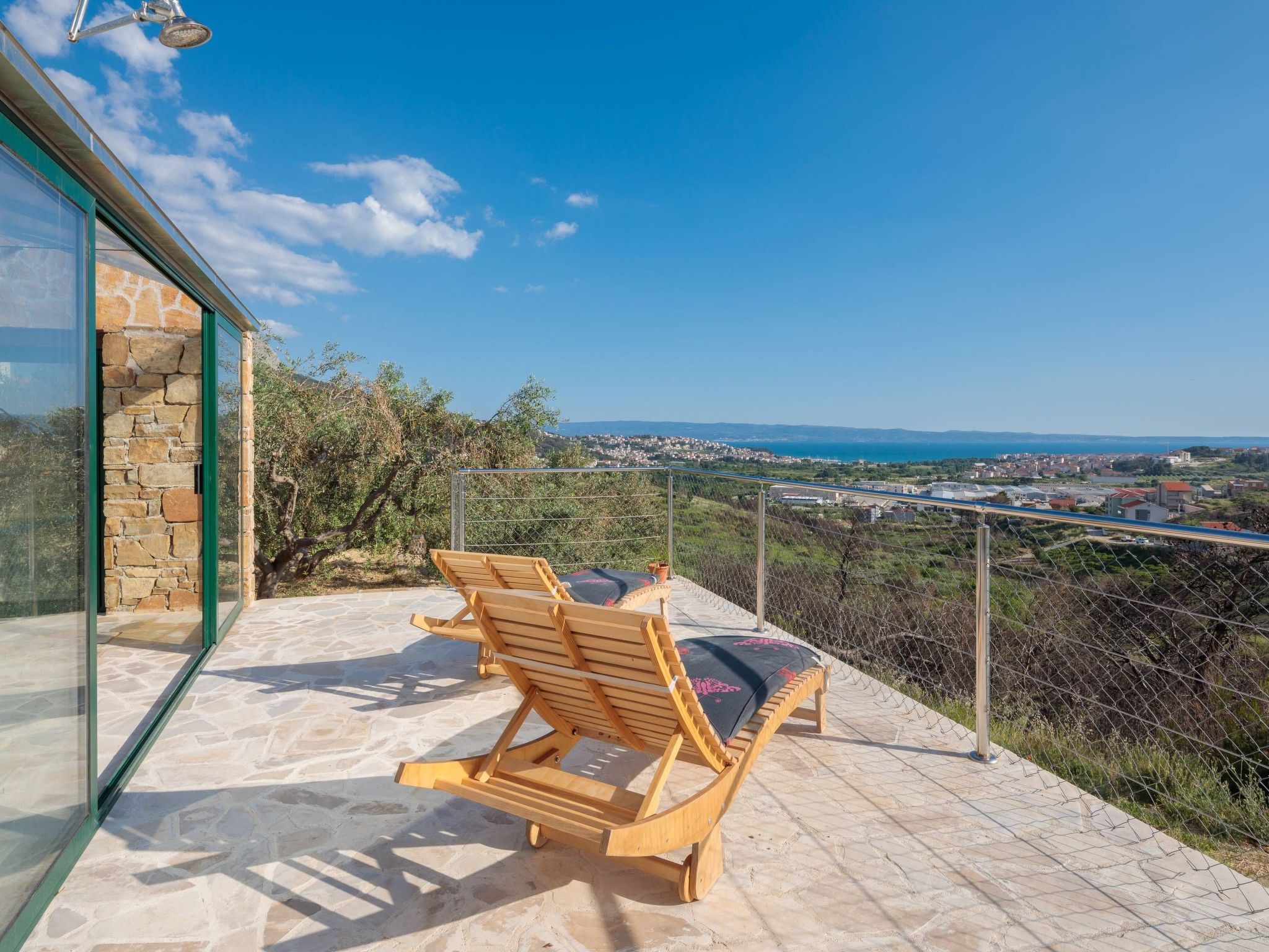 Ferienvilla Kalista mit Pool und tollem Ausblick-Drinnen