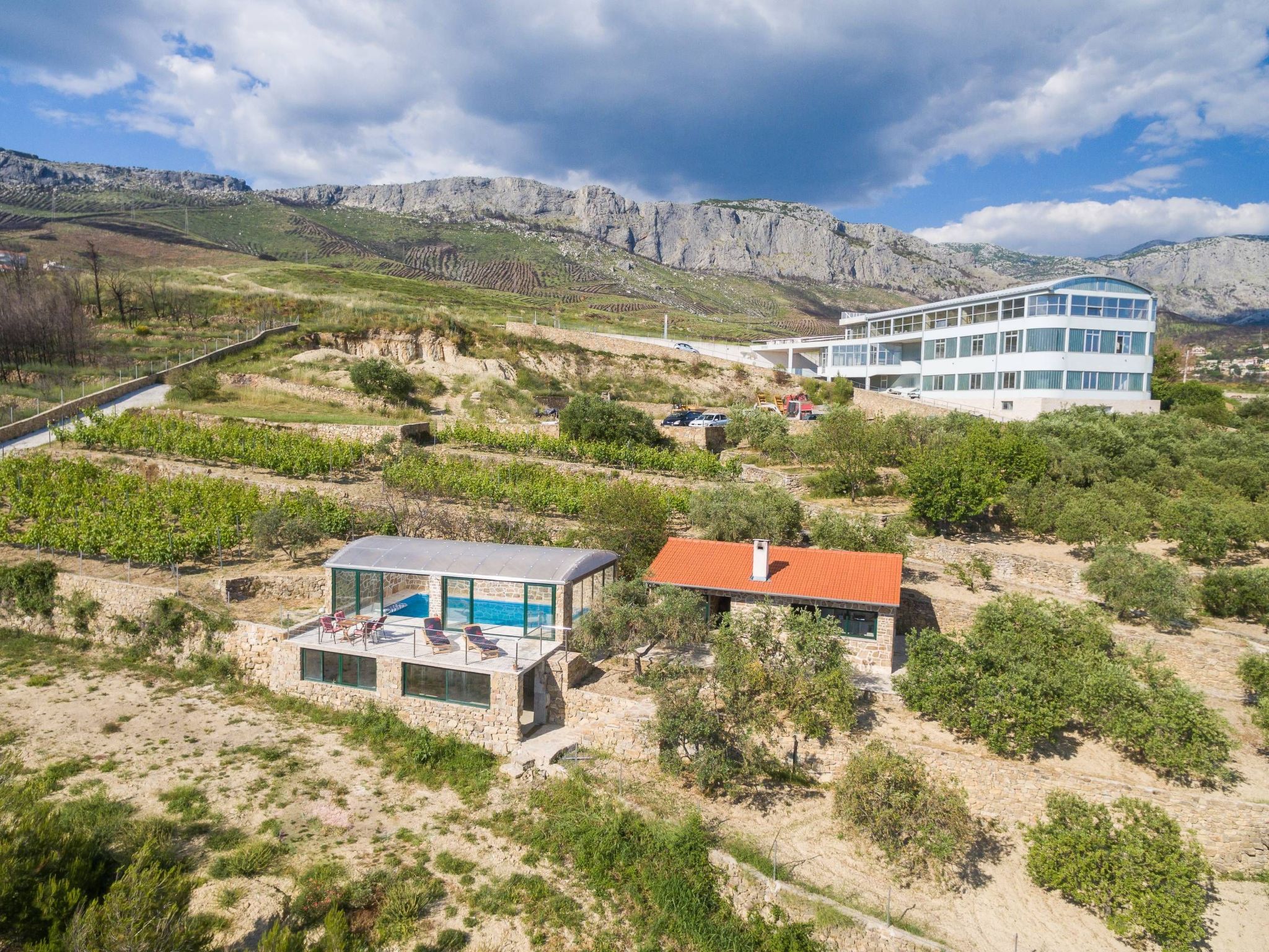Ferienvilla Kalista mit Pool und tollem Ausblick-Drinnen