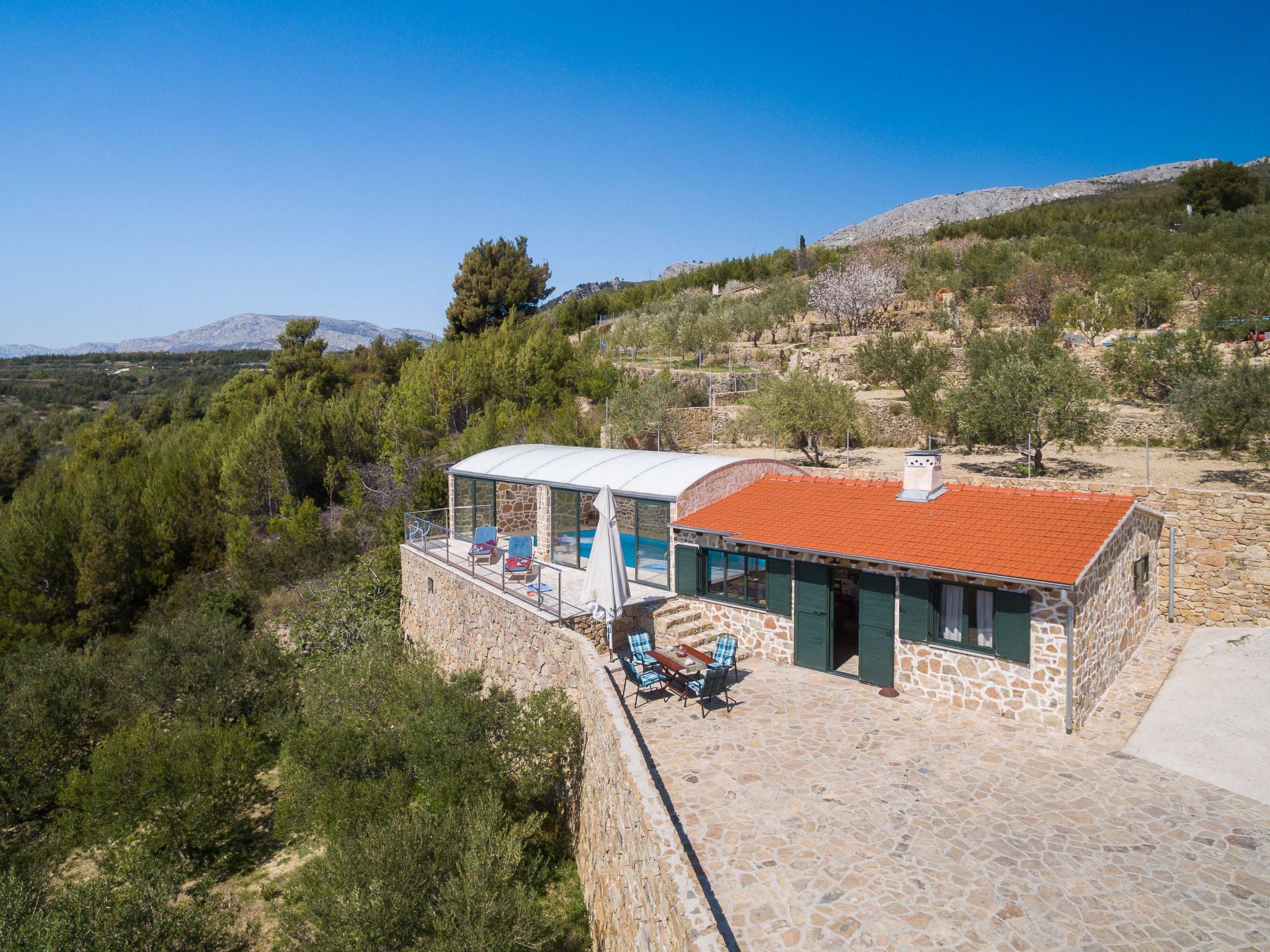 Schöne Steinvilla Divino mit Pool und Ausblick