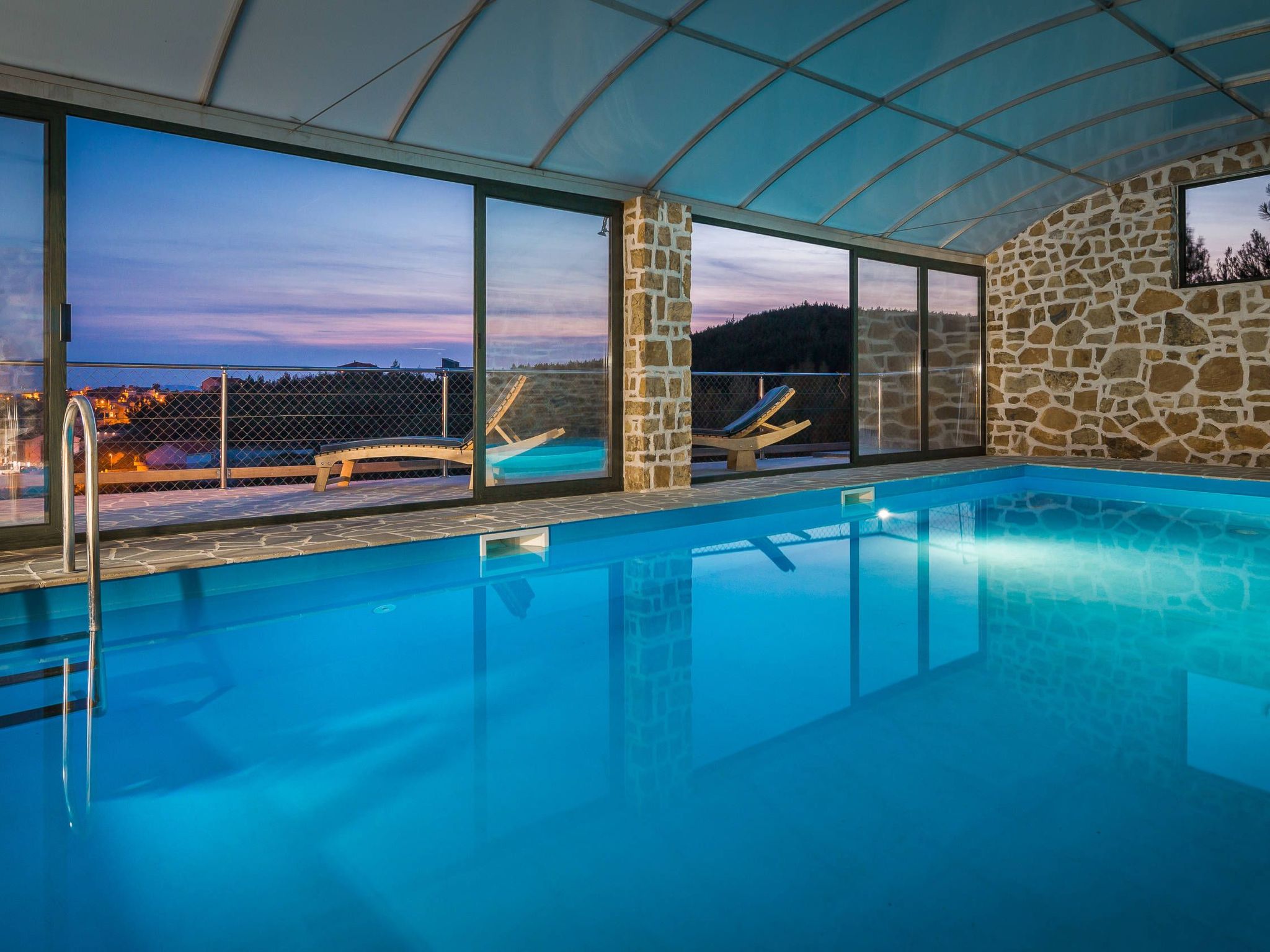 Schöne Steinvilla Divino mit Pool und Ausblick