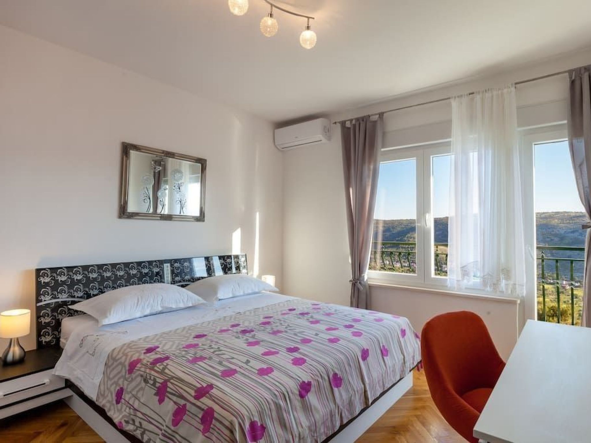 Privatwohnung mit Jacuzzi und Schwimmbad-Dedans