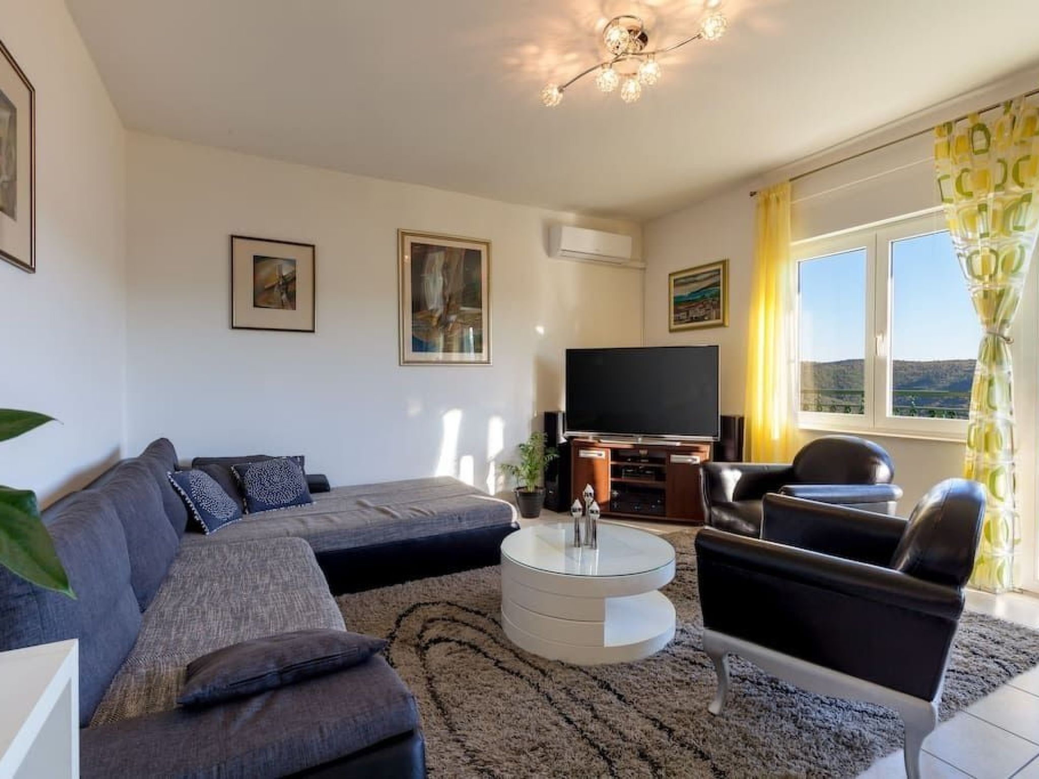 Privatwohnung mit Jacuzzi und Schwimmbad-Dedans