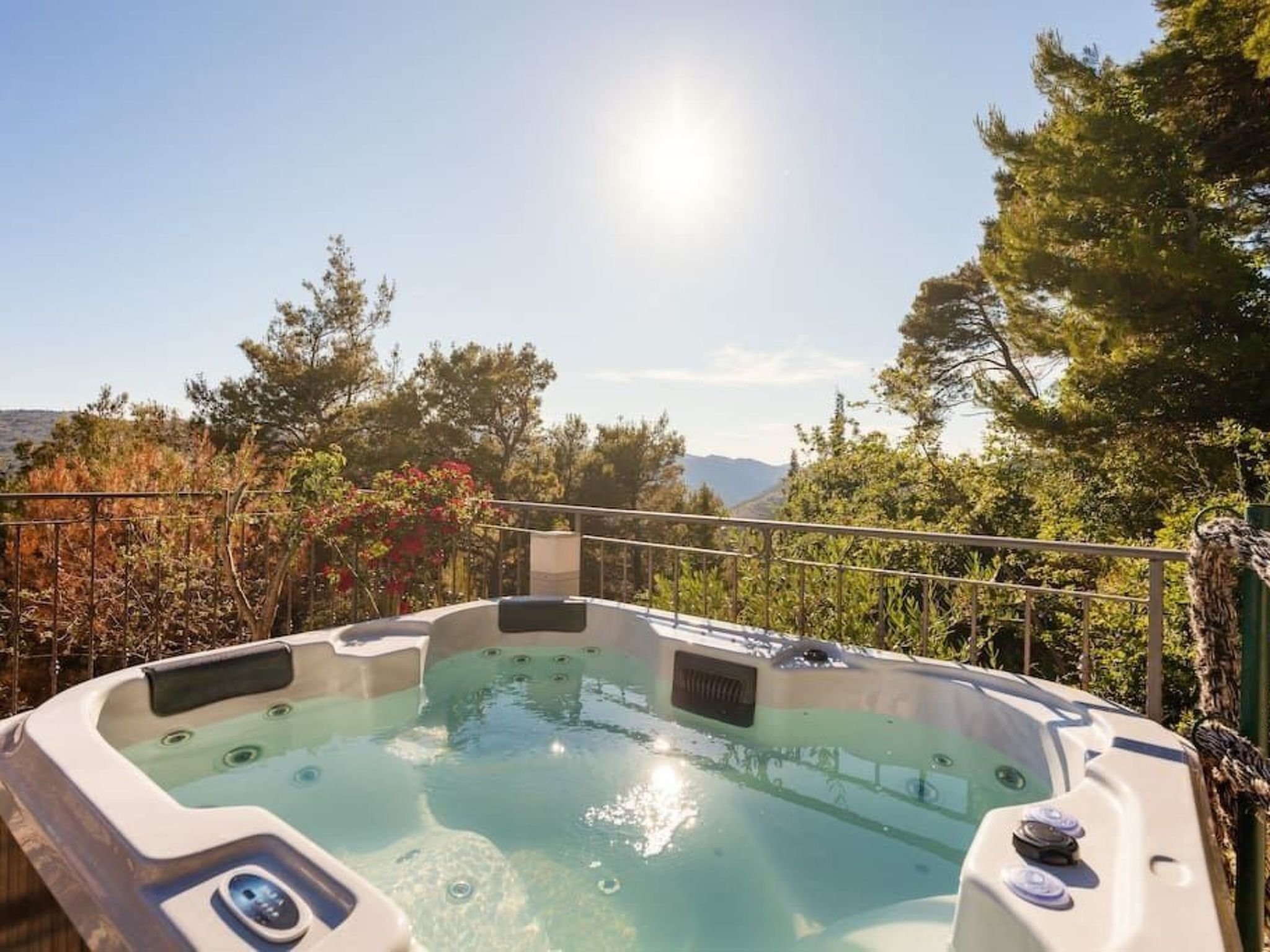 Privatwohnung mit Jacuzzi und Schwimmbad