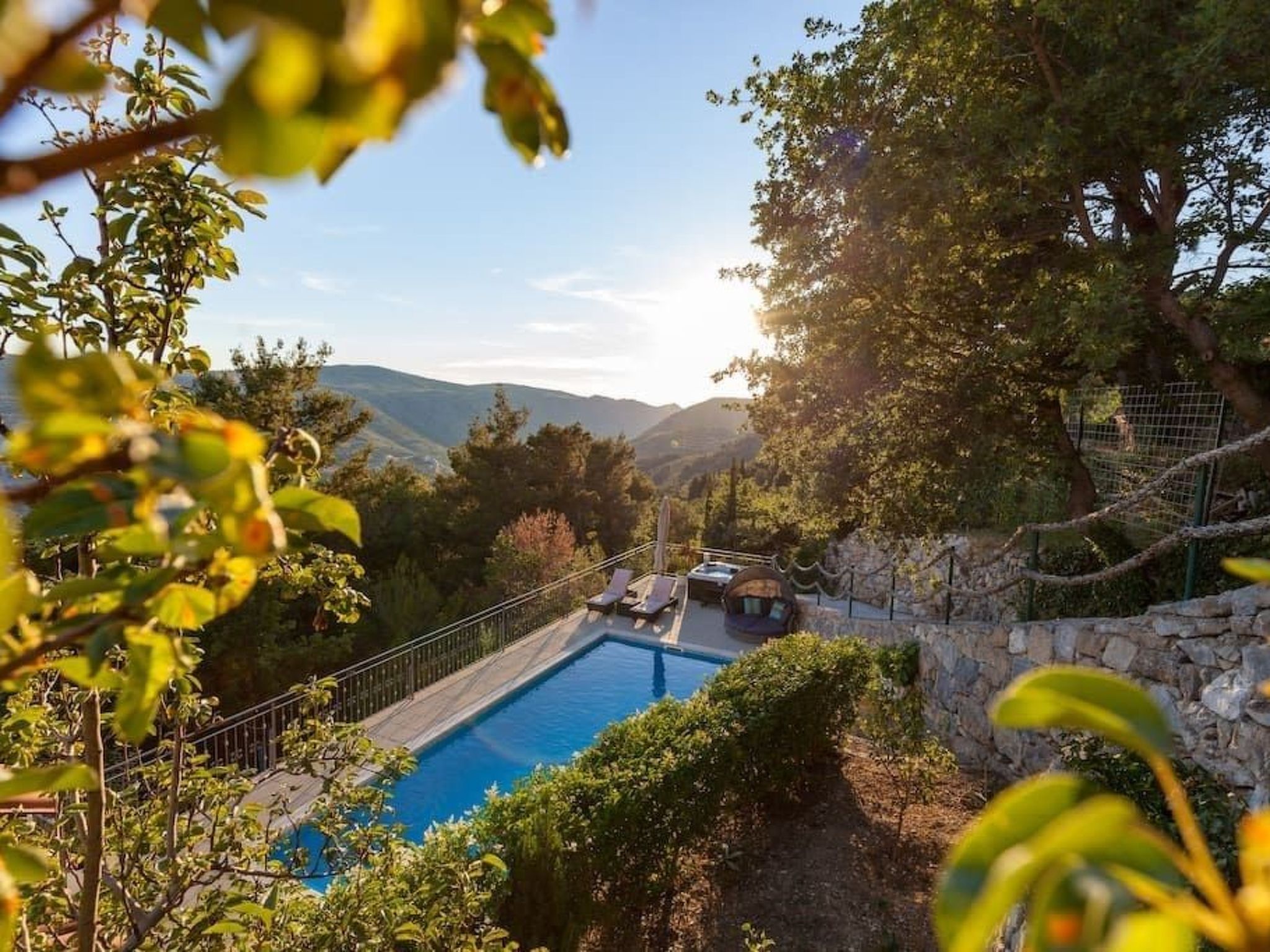 Privatwohnung mit Jacuzzi und Schwimmbad-Dedans