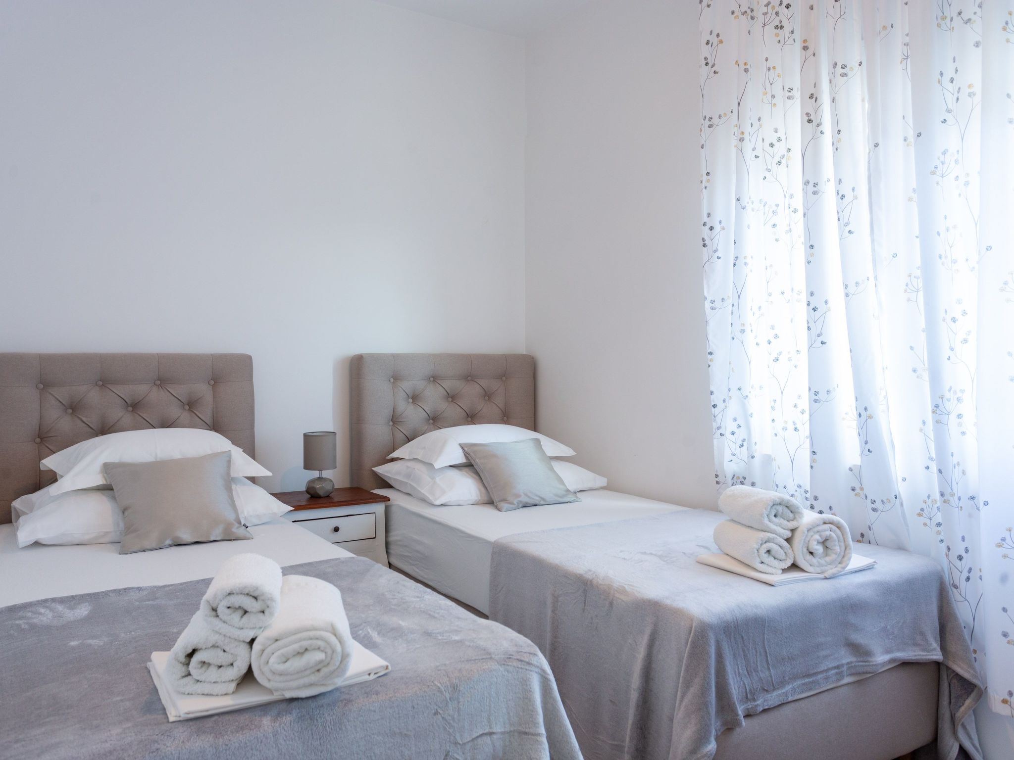 Villa Melki mit großem Privatpool-Drinnen